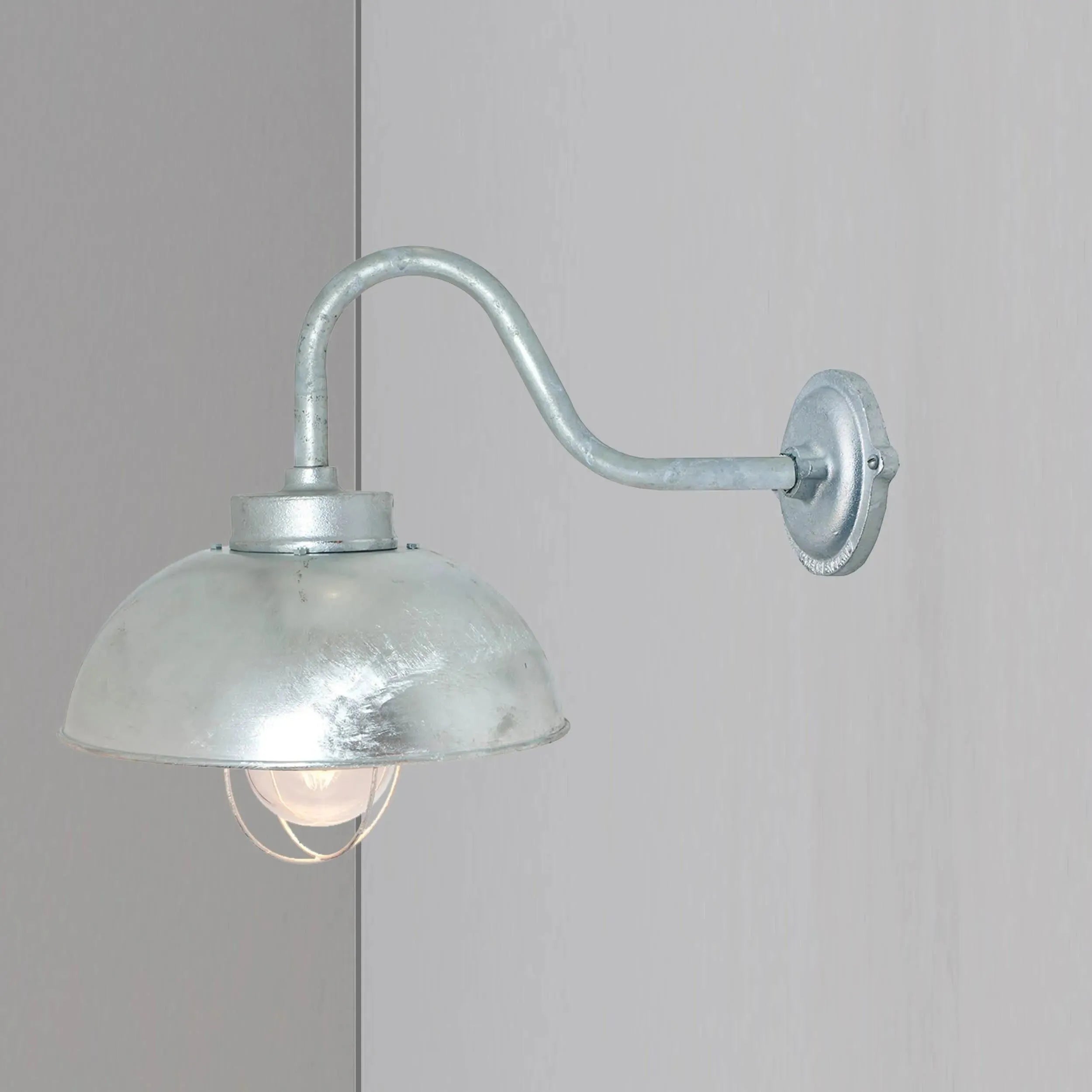 Davey Lighting - Shipyard Wall Light 7222 - US-DP7222/BRKT/GA/CL | Montreal Lighting & Hardware