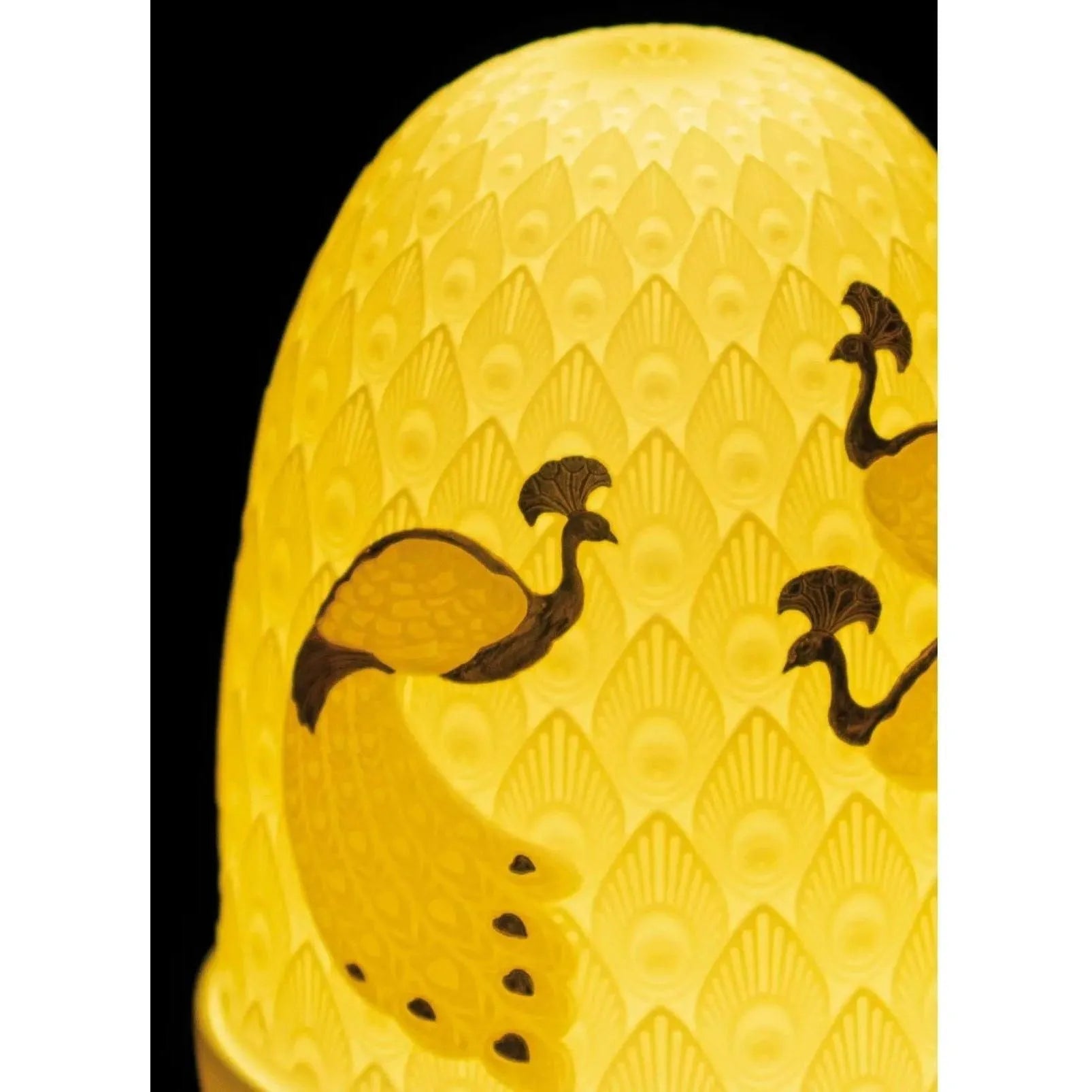 Lladro - Peacocks Dome Table Lamp - 01023971 | Montreal Lighting & Hardware