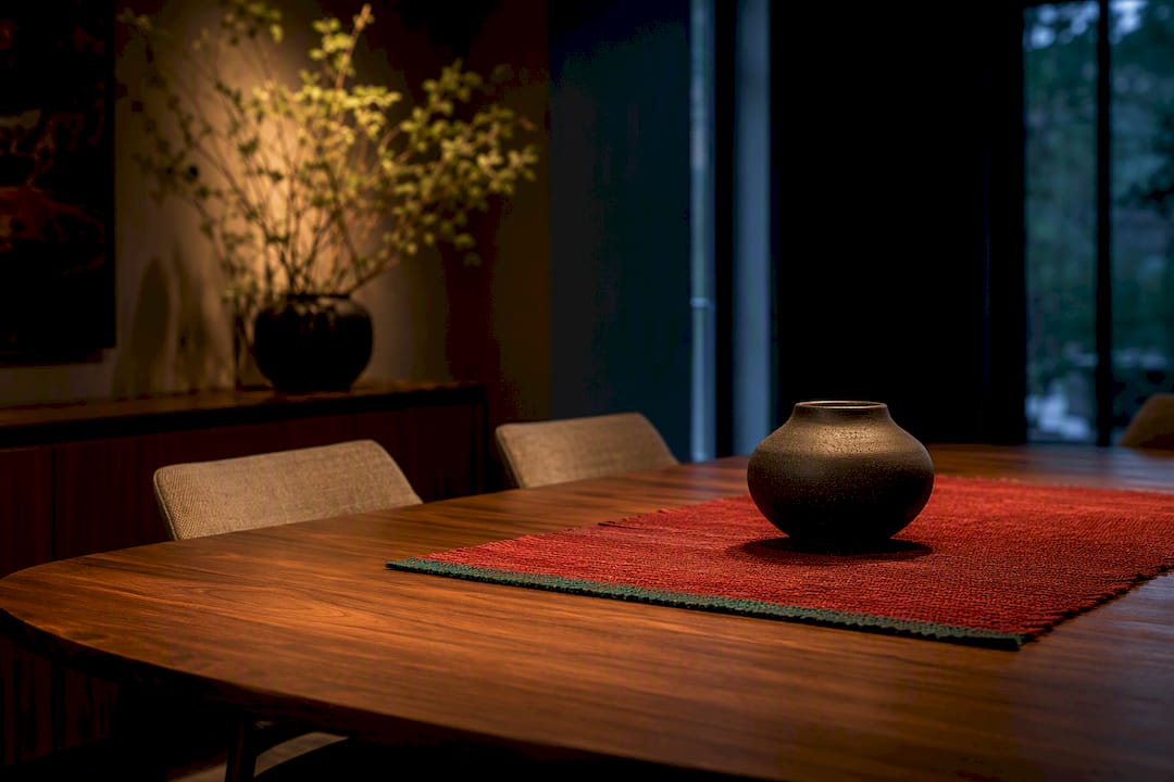 Dining room showing nuanced color under lighting