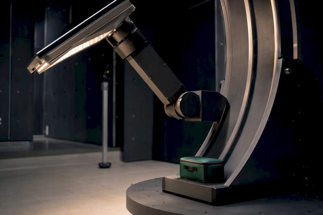 Goniophotometer measuring an anonymous LED luminaire