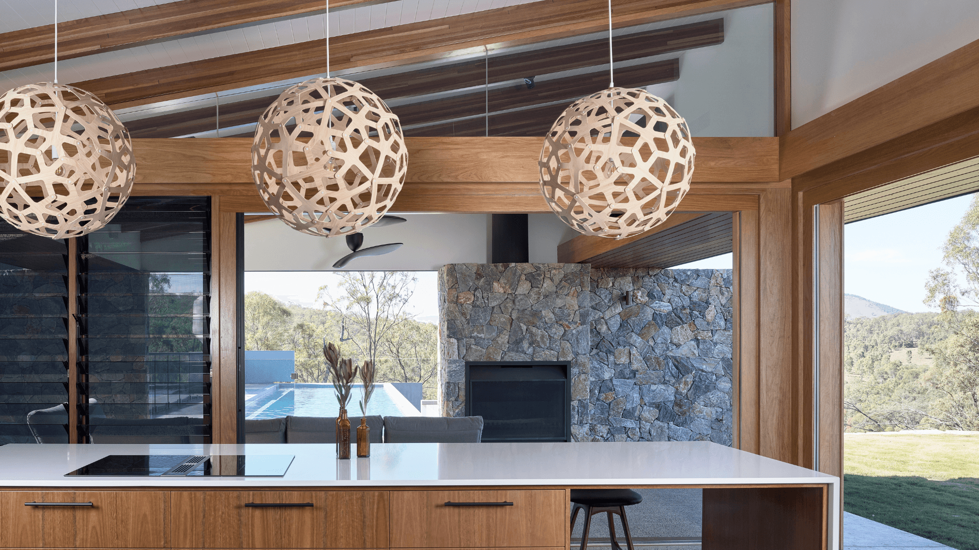 Mettre La Durabilité En lumière | Montreal Lighting & Hardware