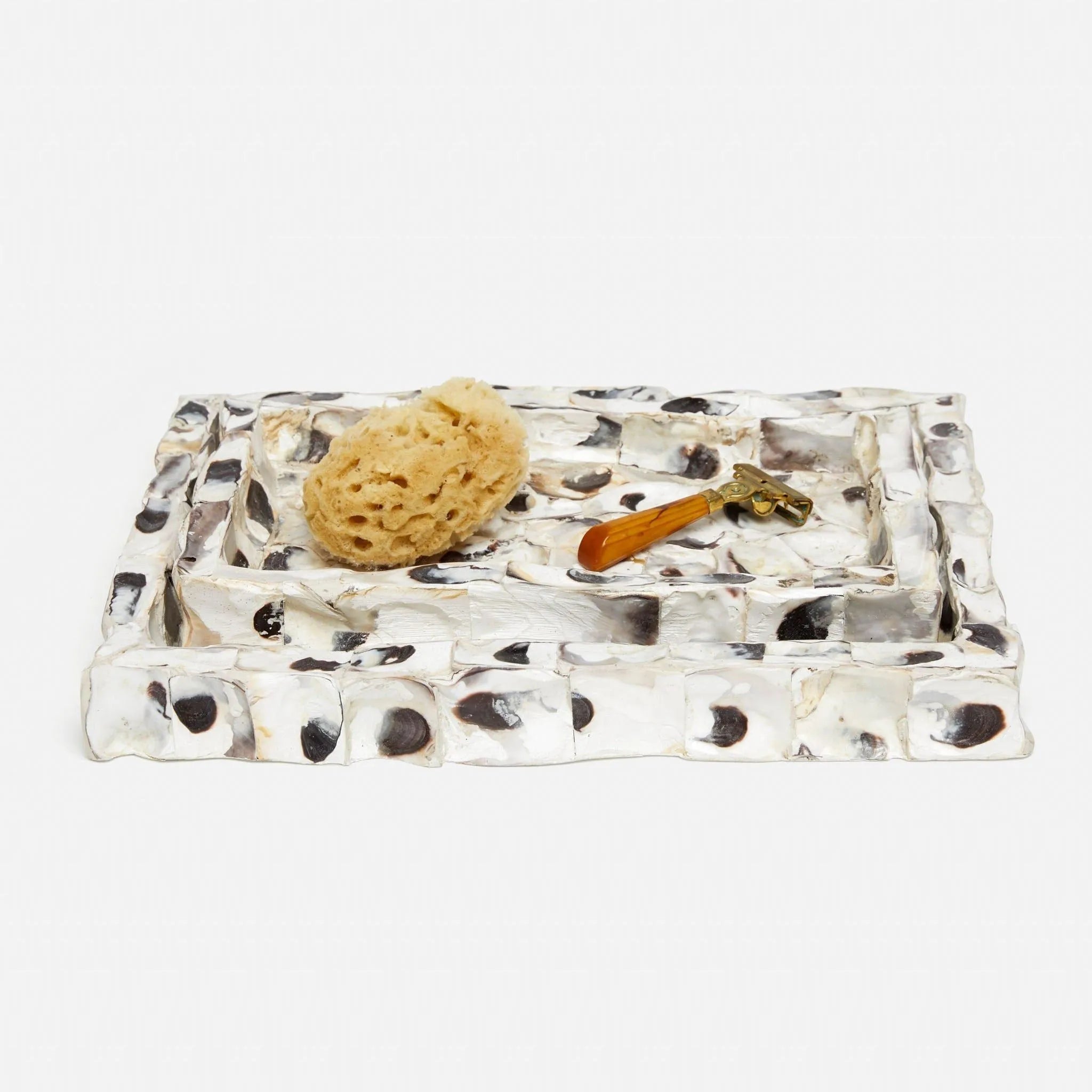 Pigeon and Poodle PP000575 Enna Trays in Natural Oyster Shell