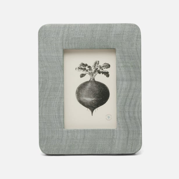 Halle Frame Collection