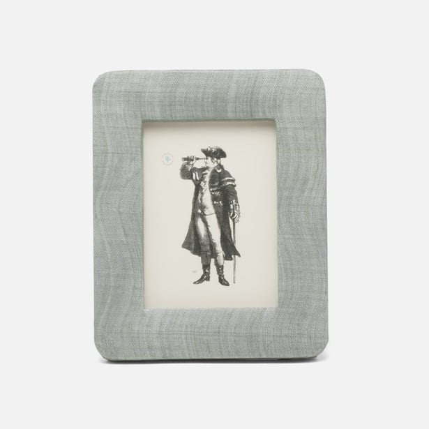 Halle Frame Collection