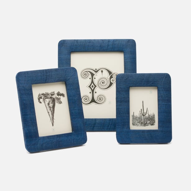 Halle Frame Collection