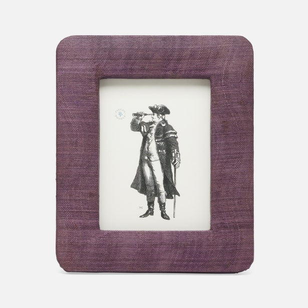 Halle Frame Collection