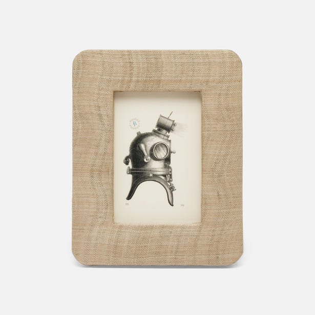 Halle Frame Collection