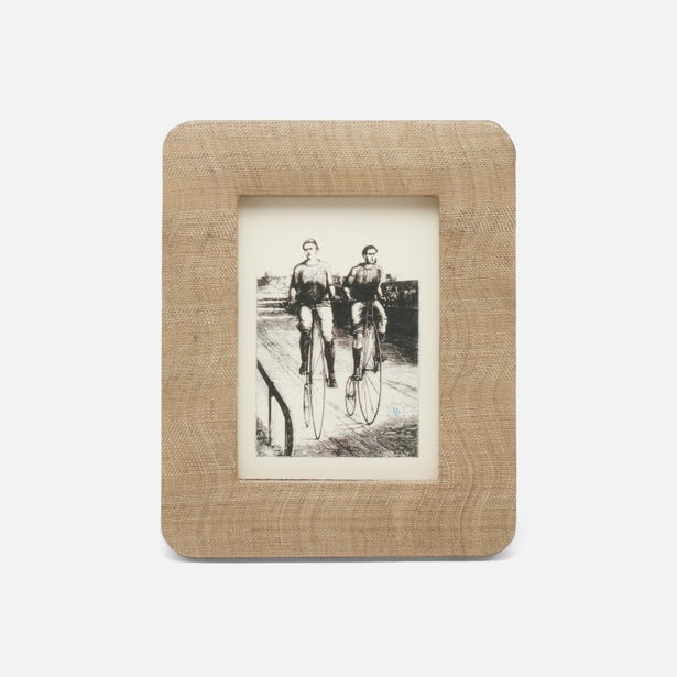 Halle Frame Collection