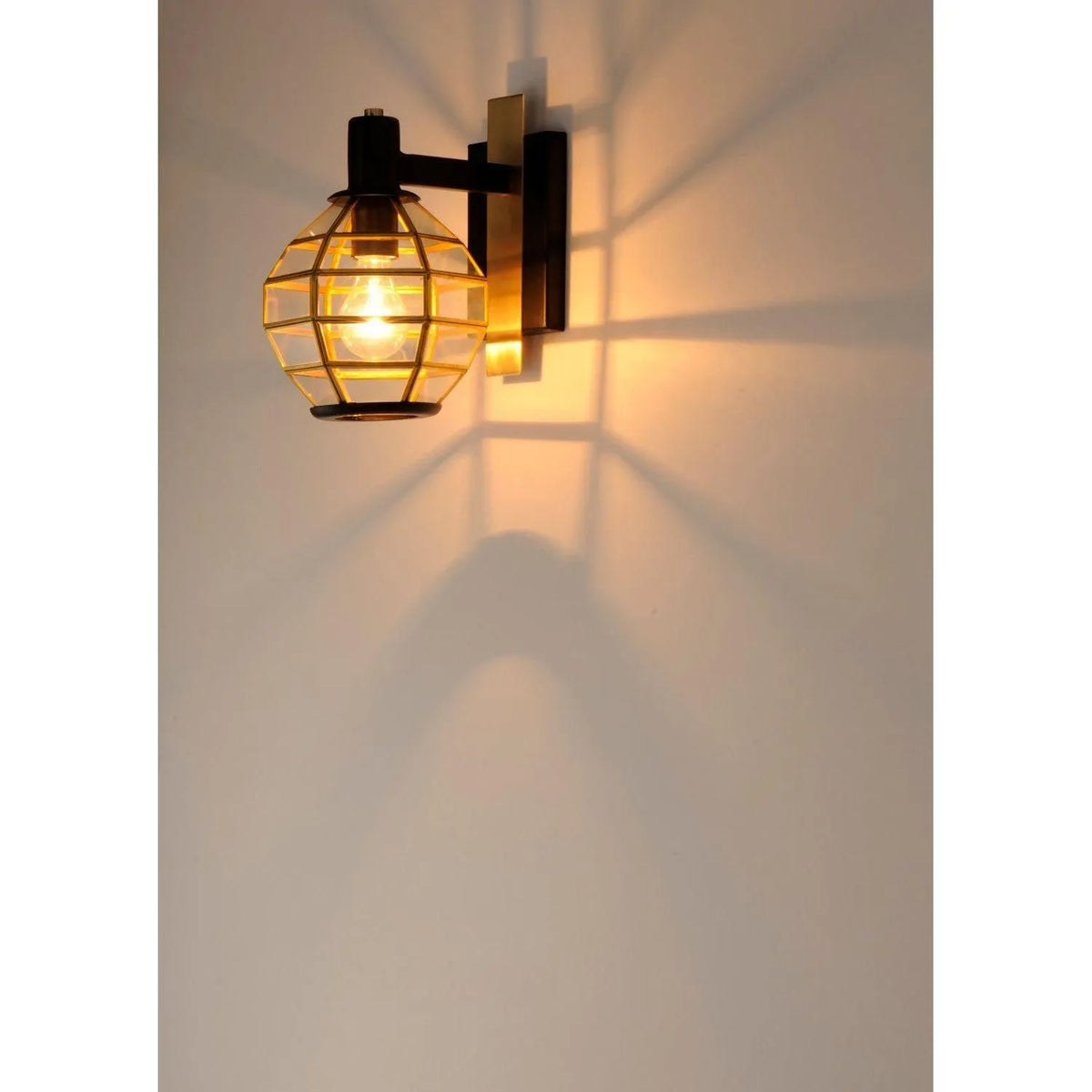 Heirloom Outdoor Wall Lantern