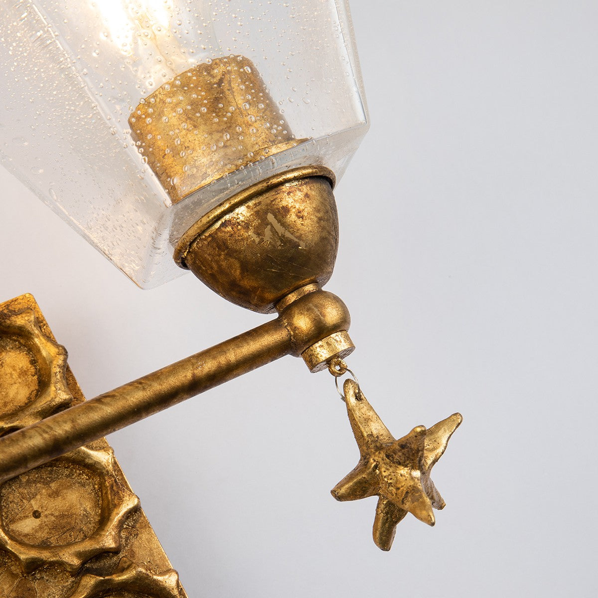 Lucas + McKearn - BB1002G-2 - Applique murale deux lumières - Étoile - Feuille d'or