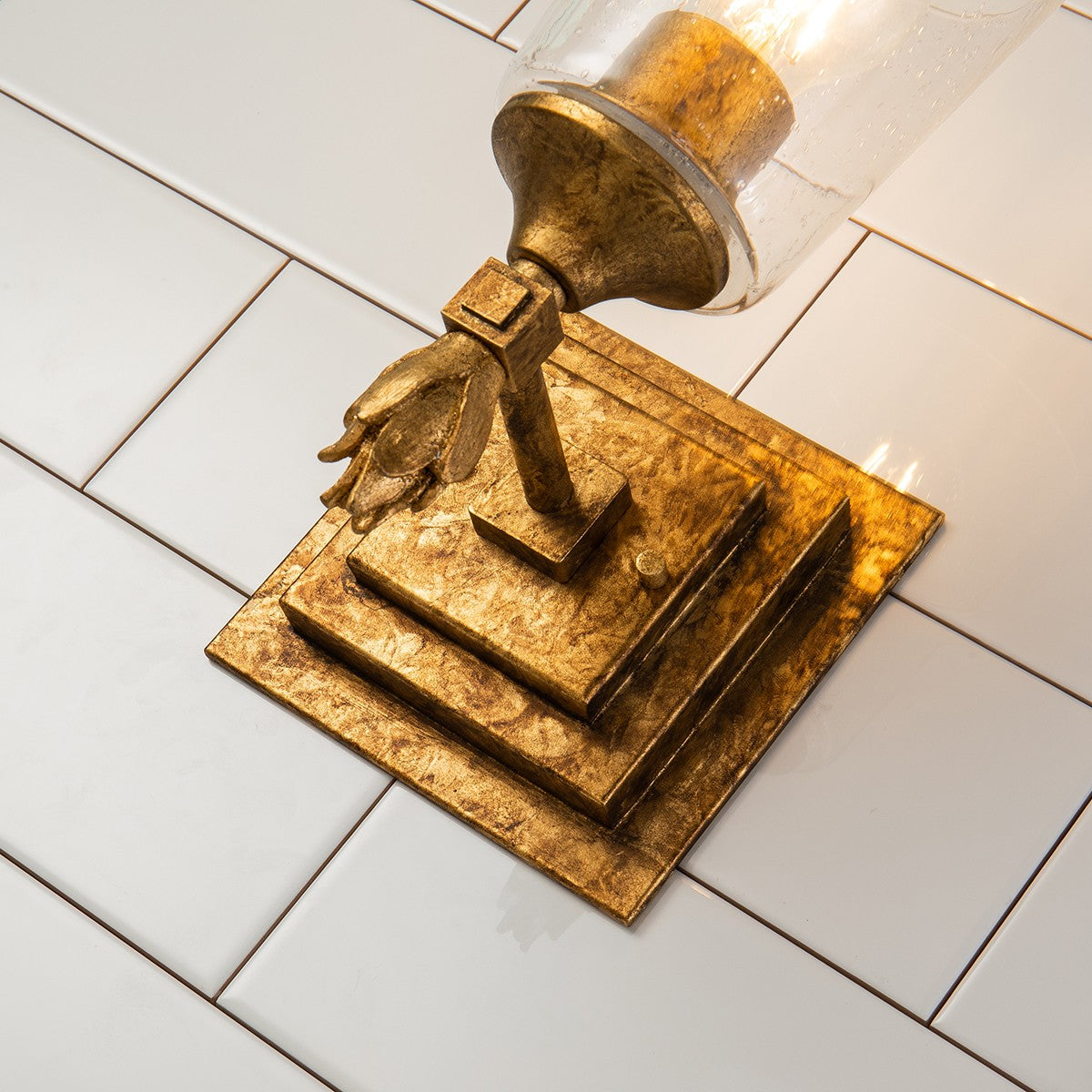 Lucas + McKearn - BB1022G-1-F1G - Une lampe Murale - Vétiver - Feuille d'or