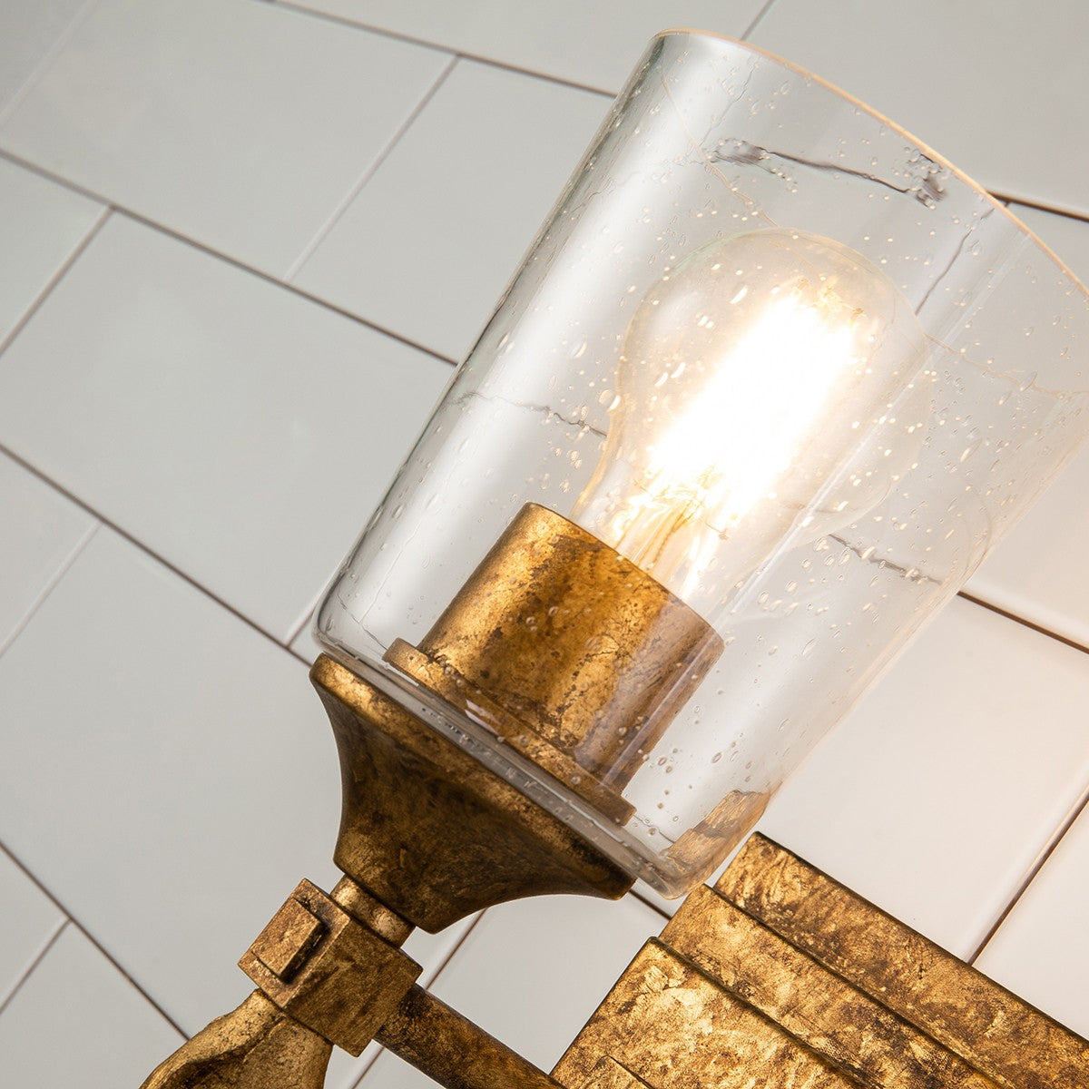 Lucas + McKearn - BB1022G-1-F1G - Une lampe Murale - Vétiver - Feuille d'or