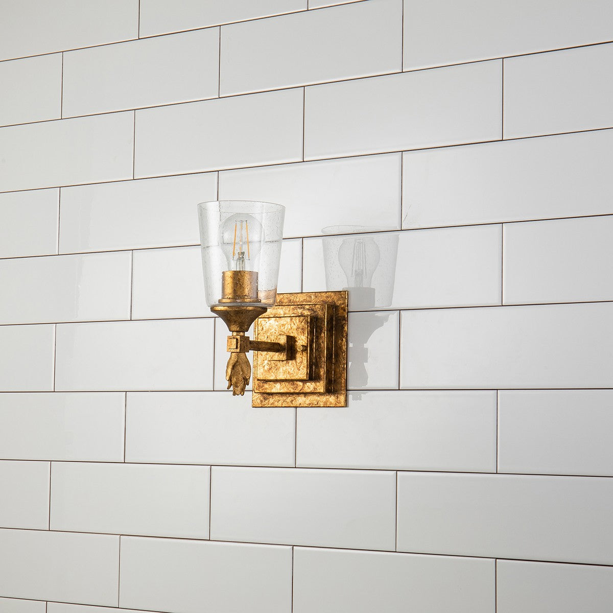 Lucas + McKearn - BB1022G-1-F1G - Une lampe Murale - Vétiver - Feuille d'or