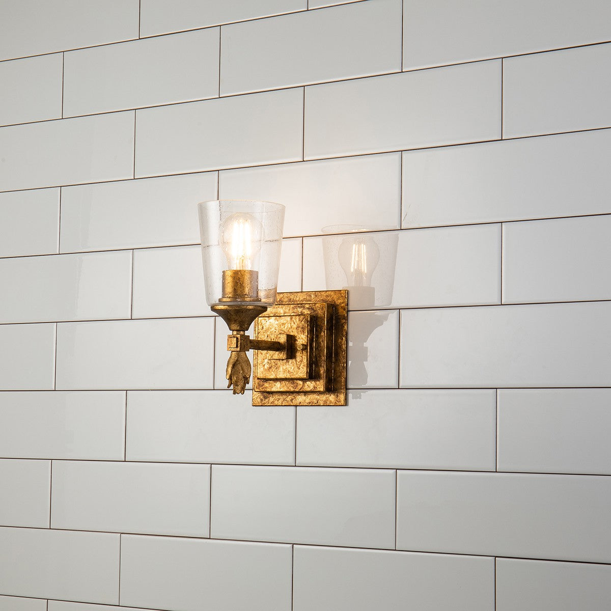 Lucas + McKearn - BB1022G-1-F1G - Une lampe Murale - Vétiver - Feuille d'or