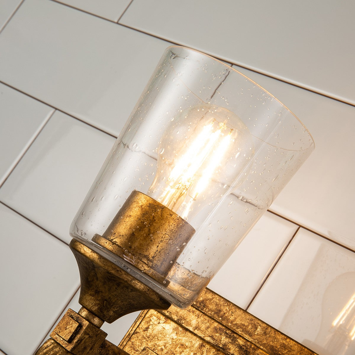 Lucas + McKearn - BB1022G-1-F2G - Une lampe Murale - Vétiver - Feuille d'or