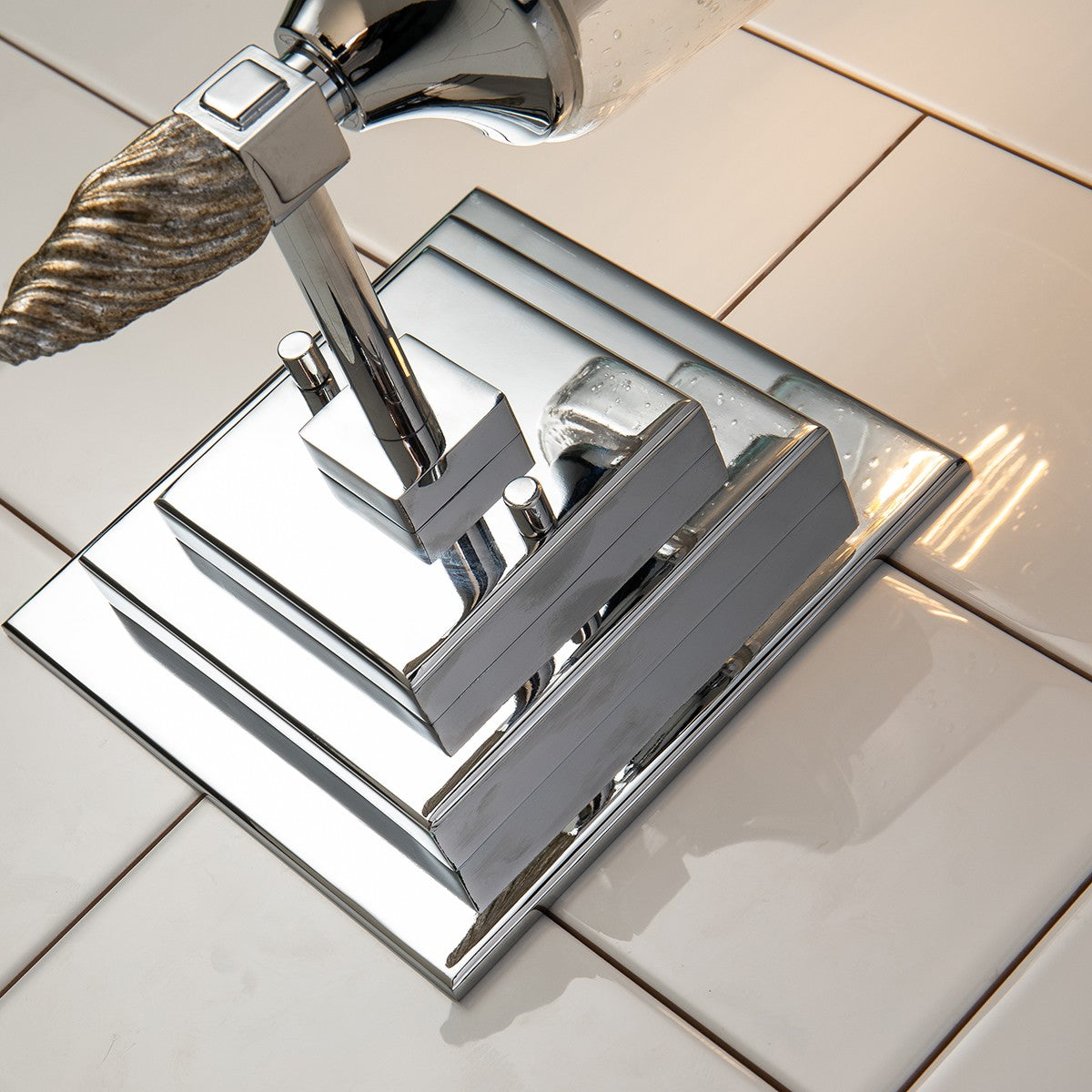 Lucas + McKearn - BB1022PC-1-F2S - Une lampe Murale - Vétiver - Chrome poli