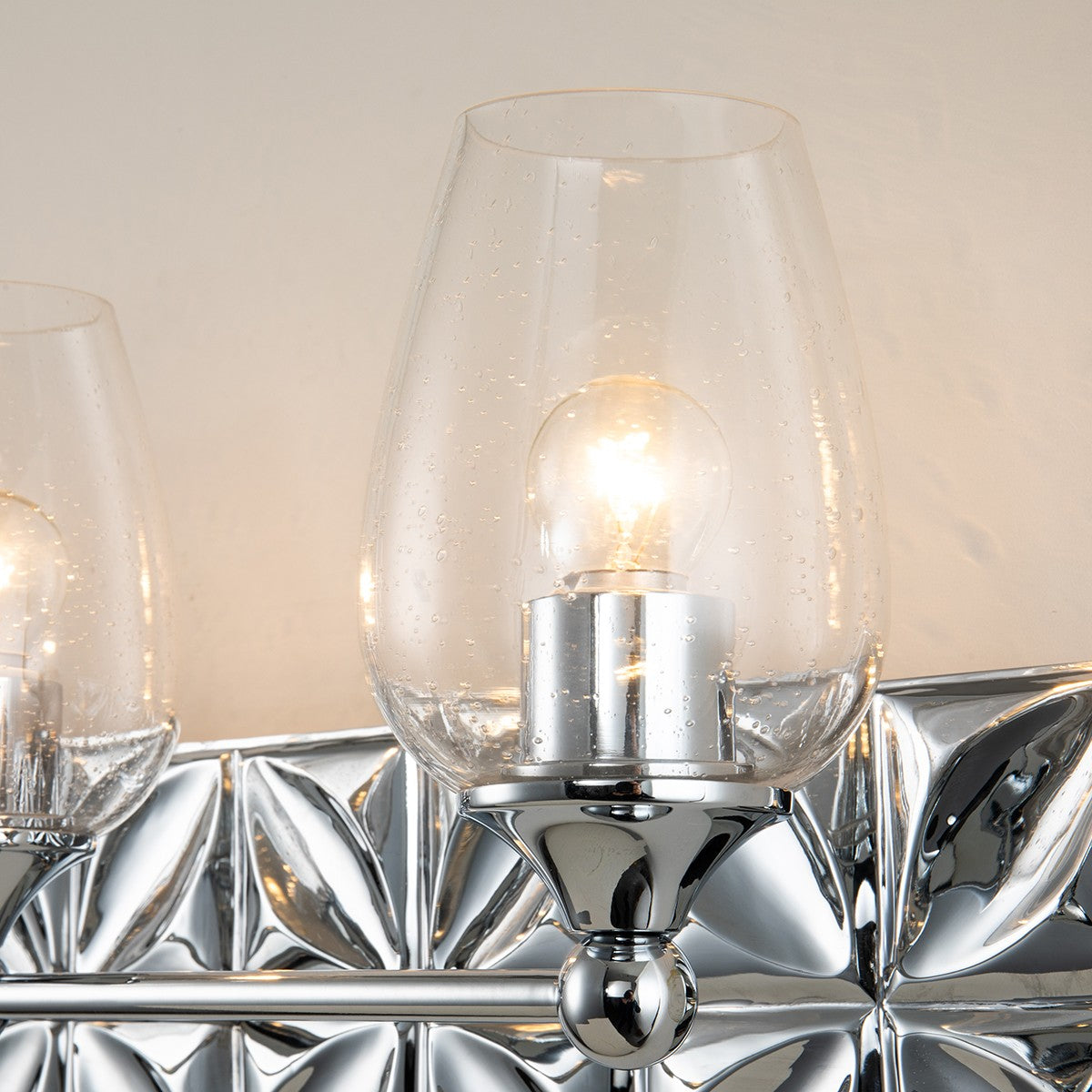 Lucas + McKearn - BB1300PC-3 - Applique murale à trois lumières - Epsilon - Chrome poli