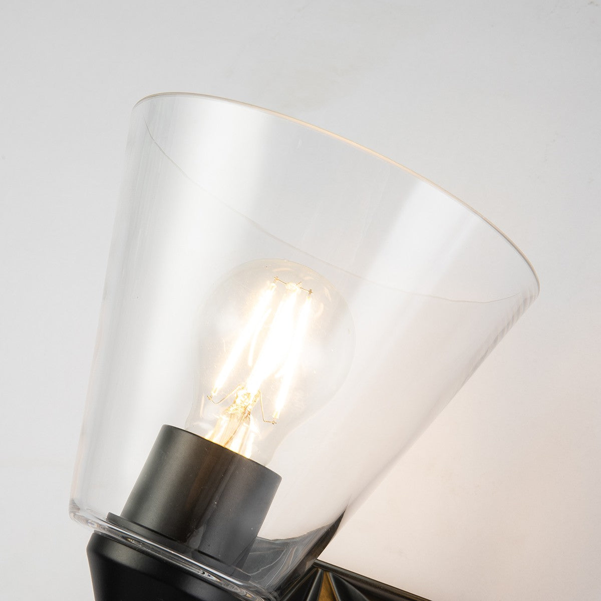 Lucas + McKearn - BB1302MB-1 - Une lumière Murale - Alpha - Noir mat