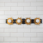 Lucas + McKearn - BB90417-4 - Applique murale à quatre lumières - Soleil - Blanc cassé + Or