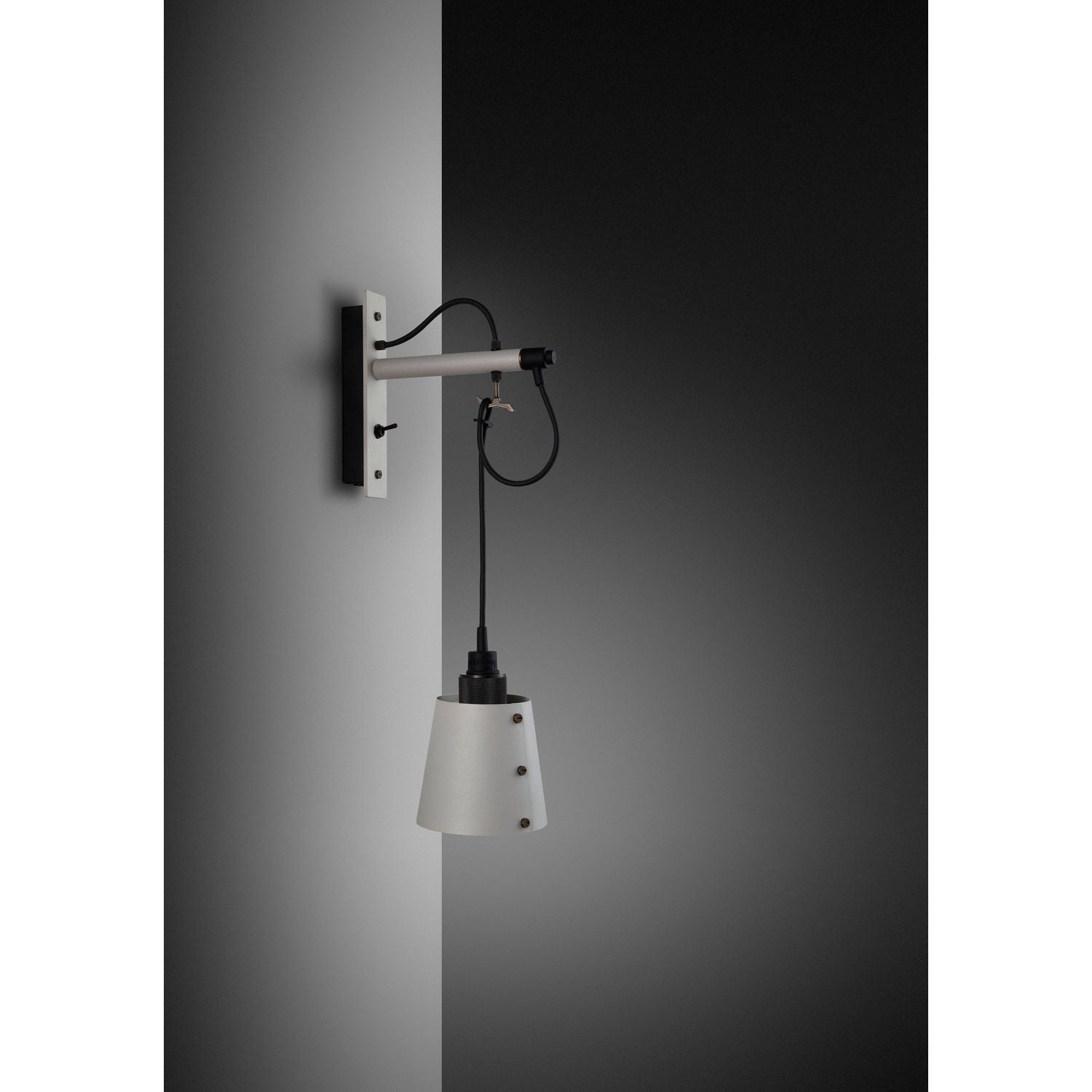 Buster + Punch - NHW-24518 - LED Murale - Bronze fumé