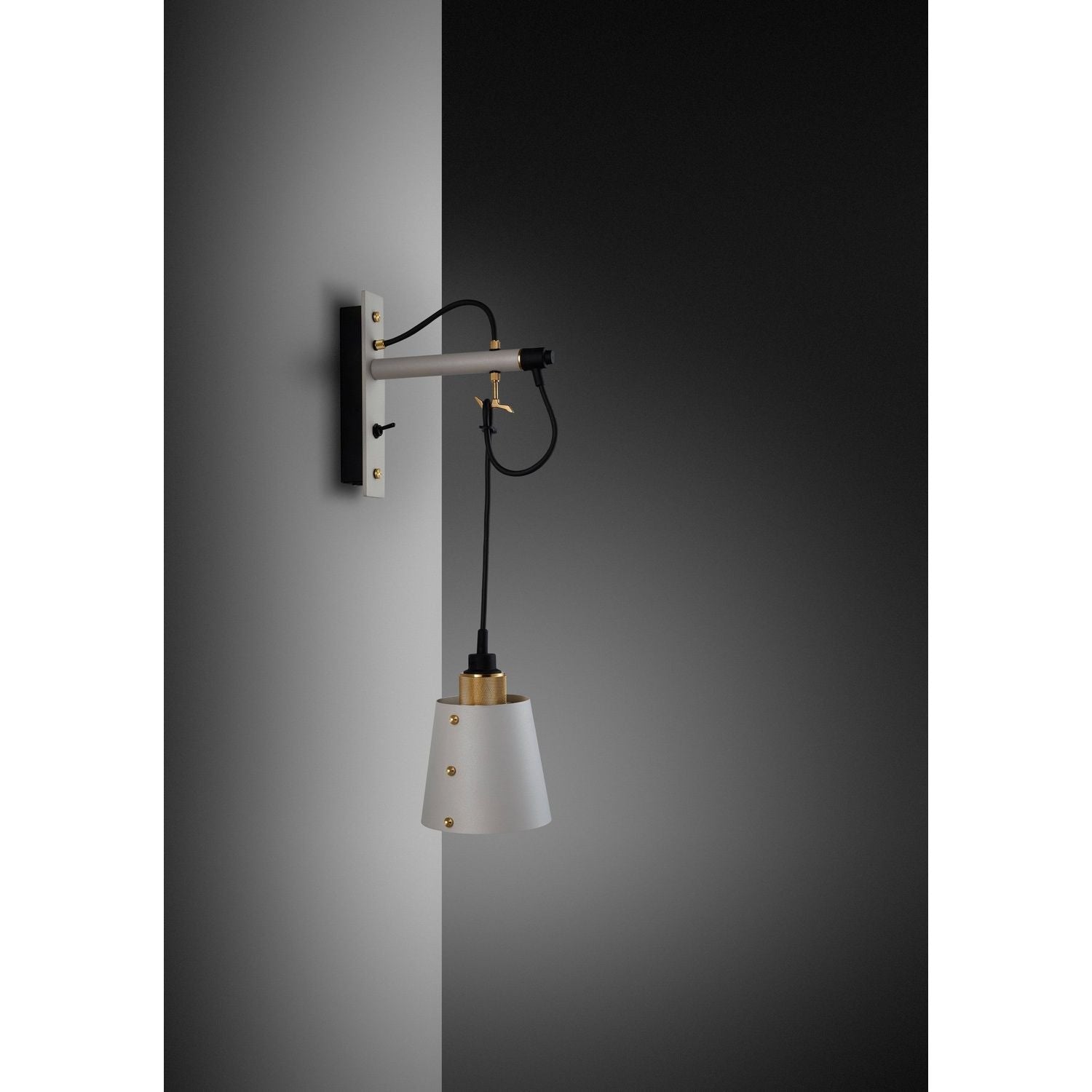 Buster + Punch - NHW-25517 - LED Murale - Laiton