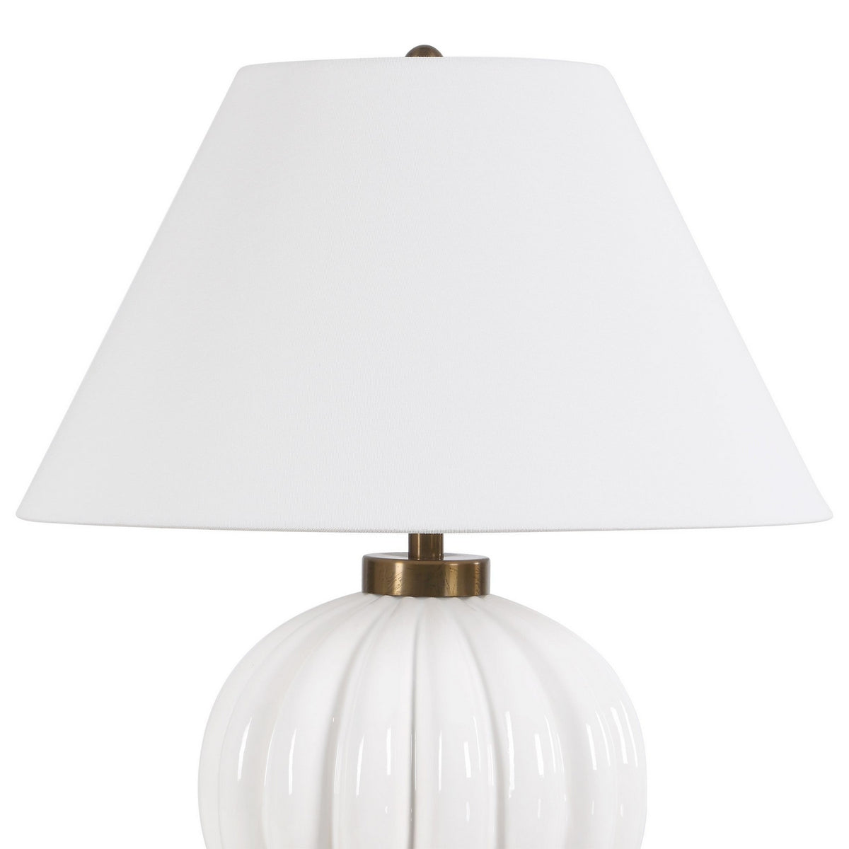 Uttermost - 30663 - Une lumière Lampe de table - Irena - Laiton antique