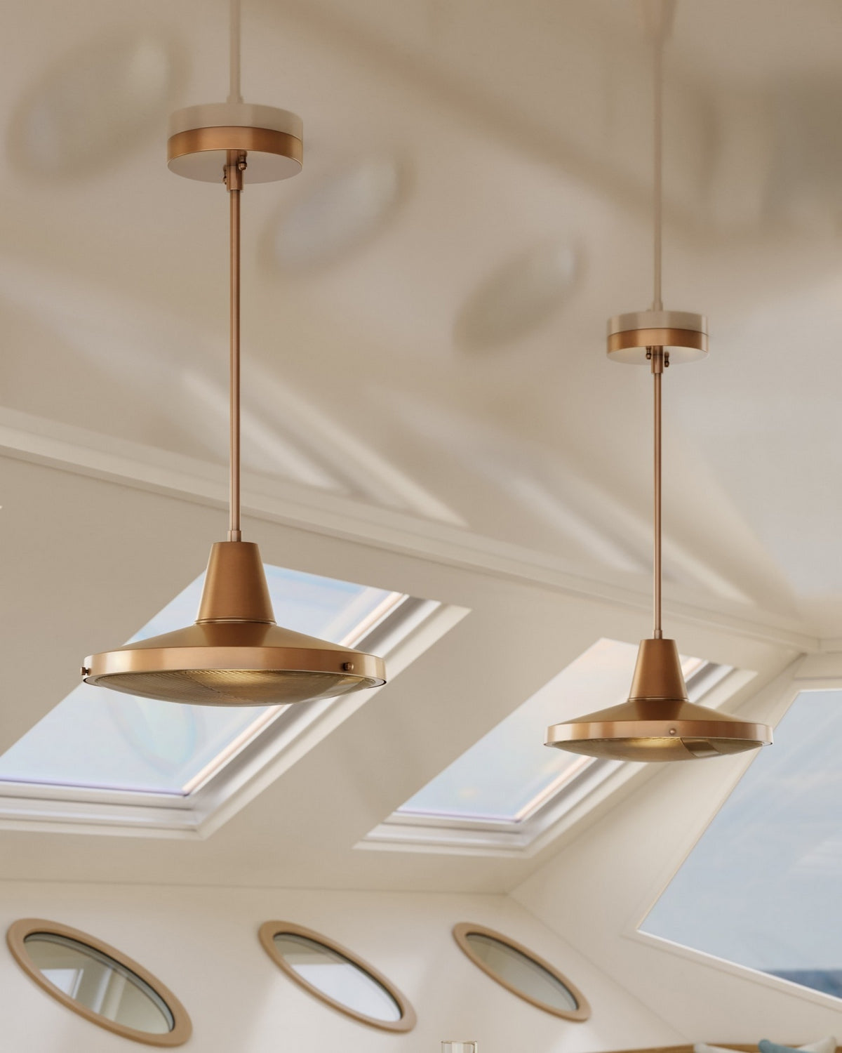 Currey and Company 9500-0026 Mariner Outdoor Suspension en laiton antique/transparent