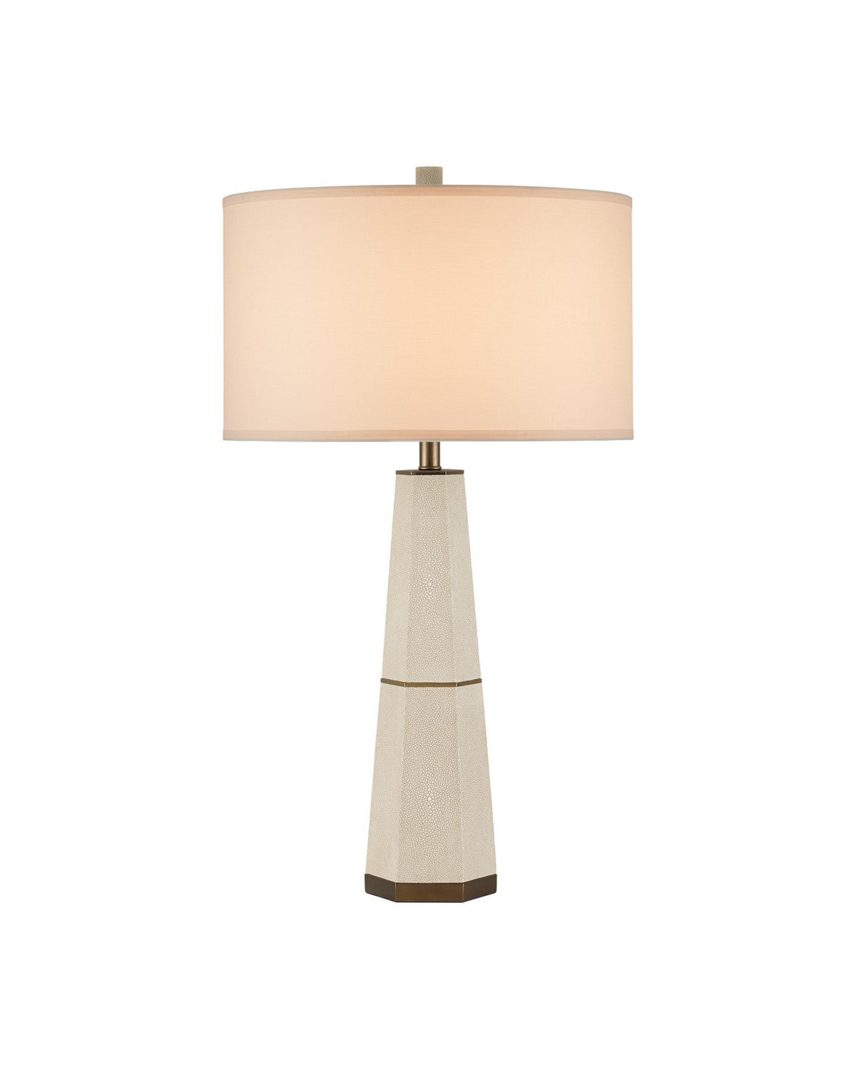 Currey and Company 6000-1082 Galuchat Lampe de table en similicuir galuchat ivoire/laiton