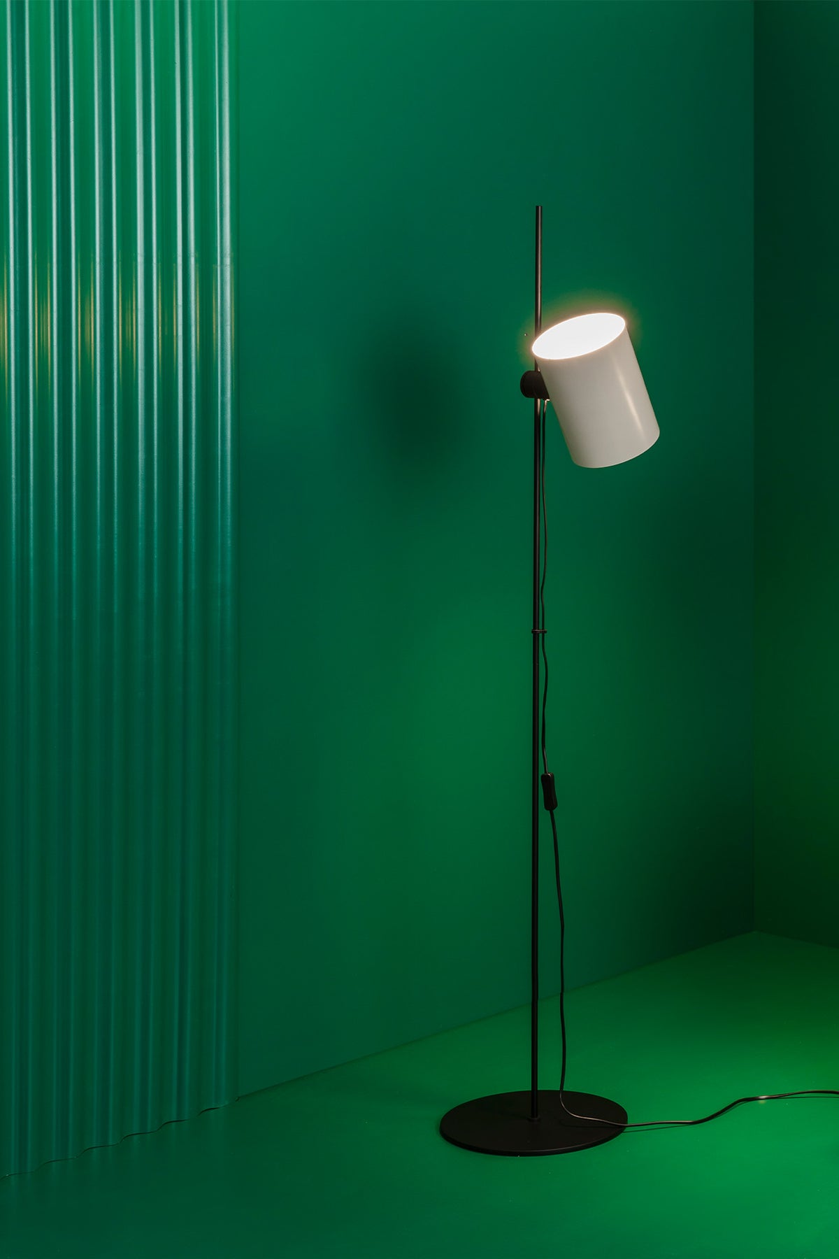 Faro Barcelona 20034-80-US Guadalupe Floor Lamp in Black/Beige
