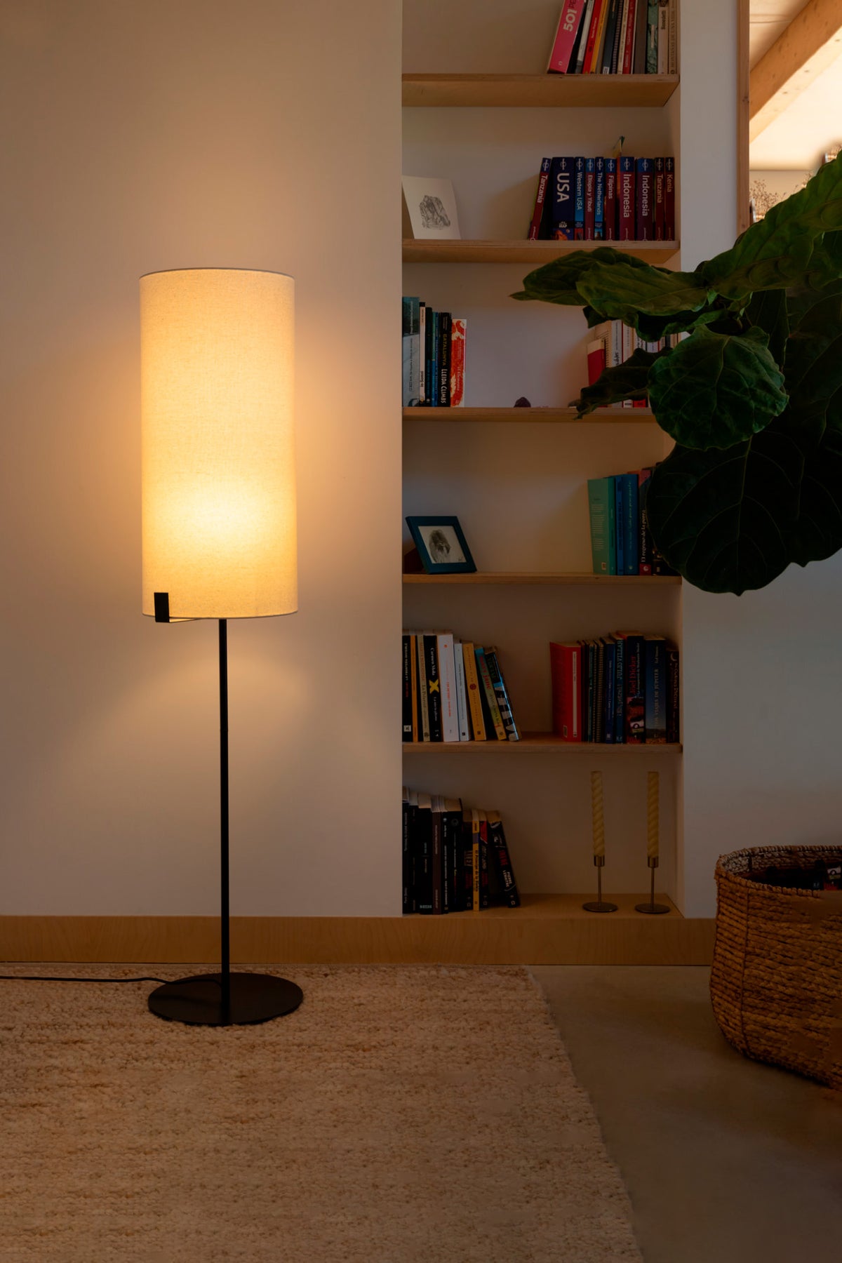 Faro Barcelona 20055-US Nila Floor Lamp in Black/Off-White