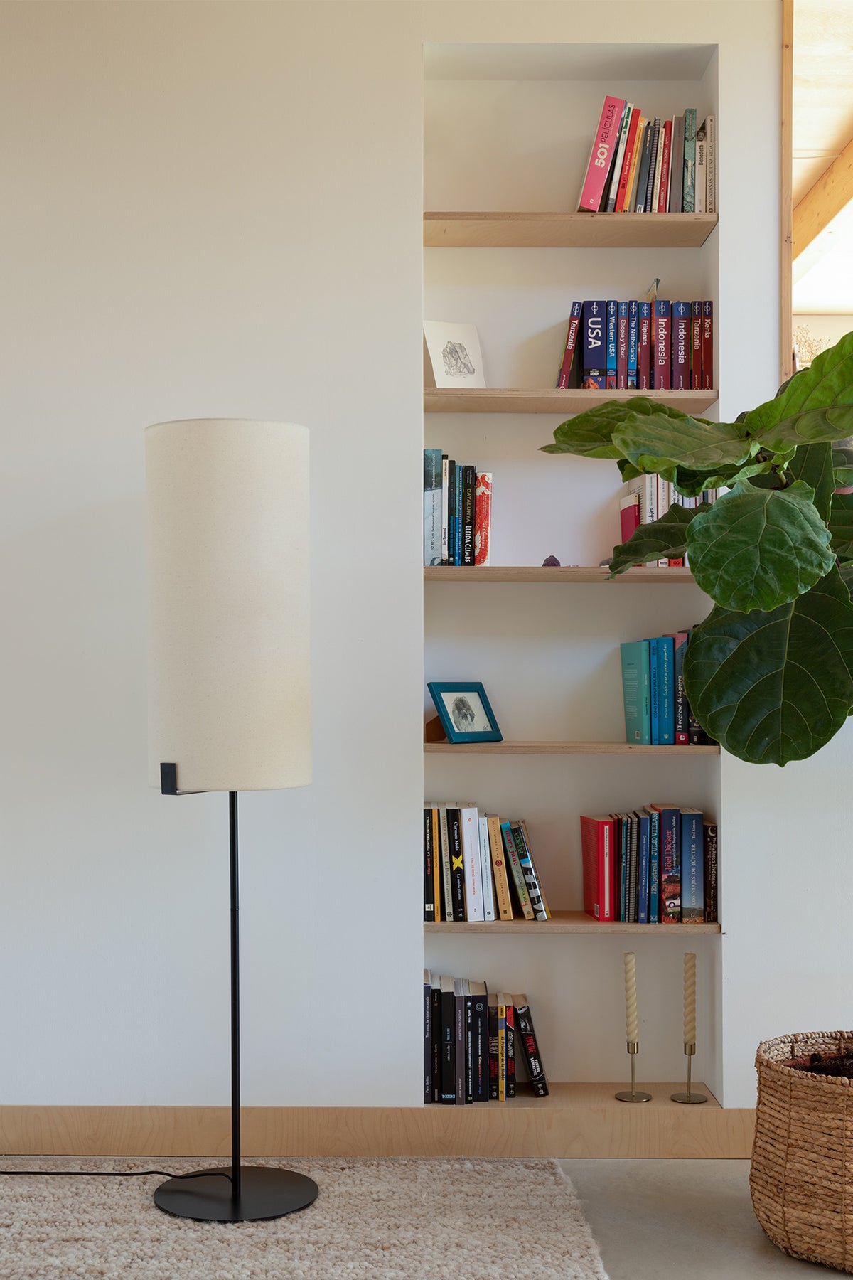 Faro Barcelona 20055-US Nila Floor Lamp in Black/Off-White