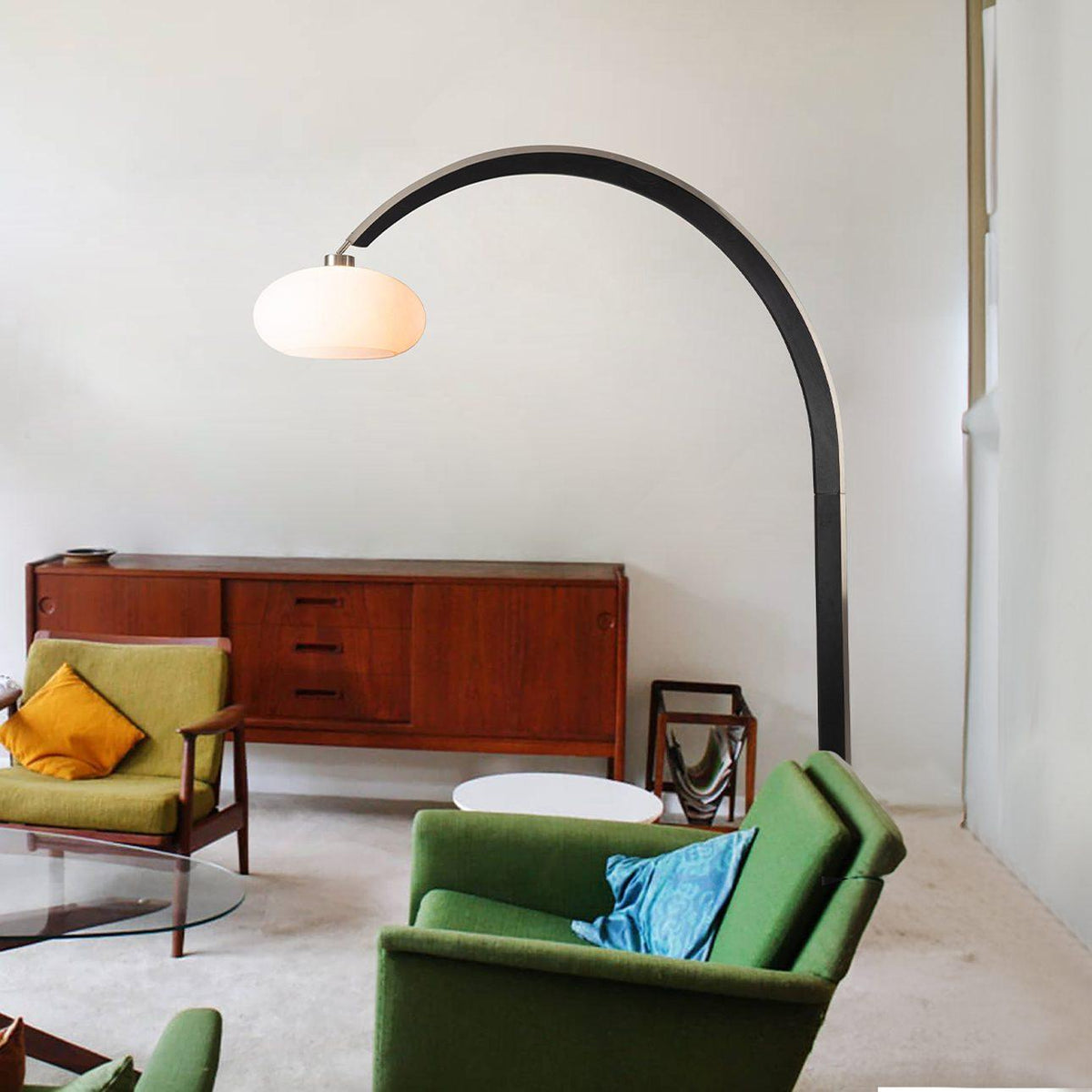 Lampadaire à arc voûté