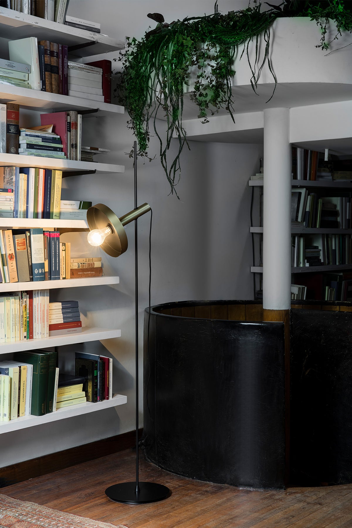 Faro Barcelona 20164-95-US Whizz Floor Lamp in Black/Gold