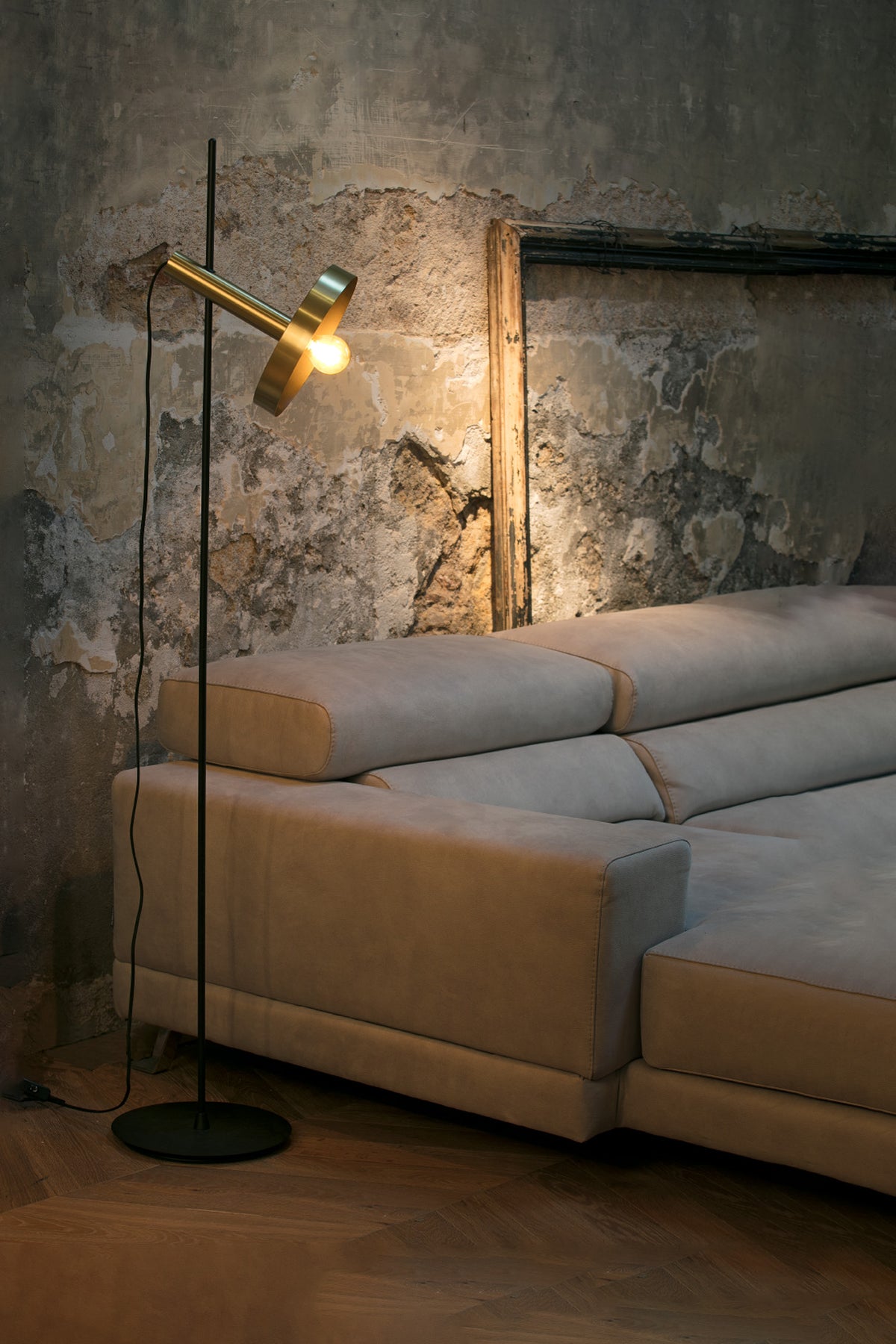 Faro Barcelona 20164-96-US Whizz Floor Lamp in Gold/Black