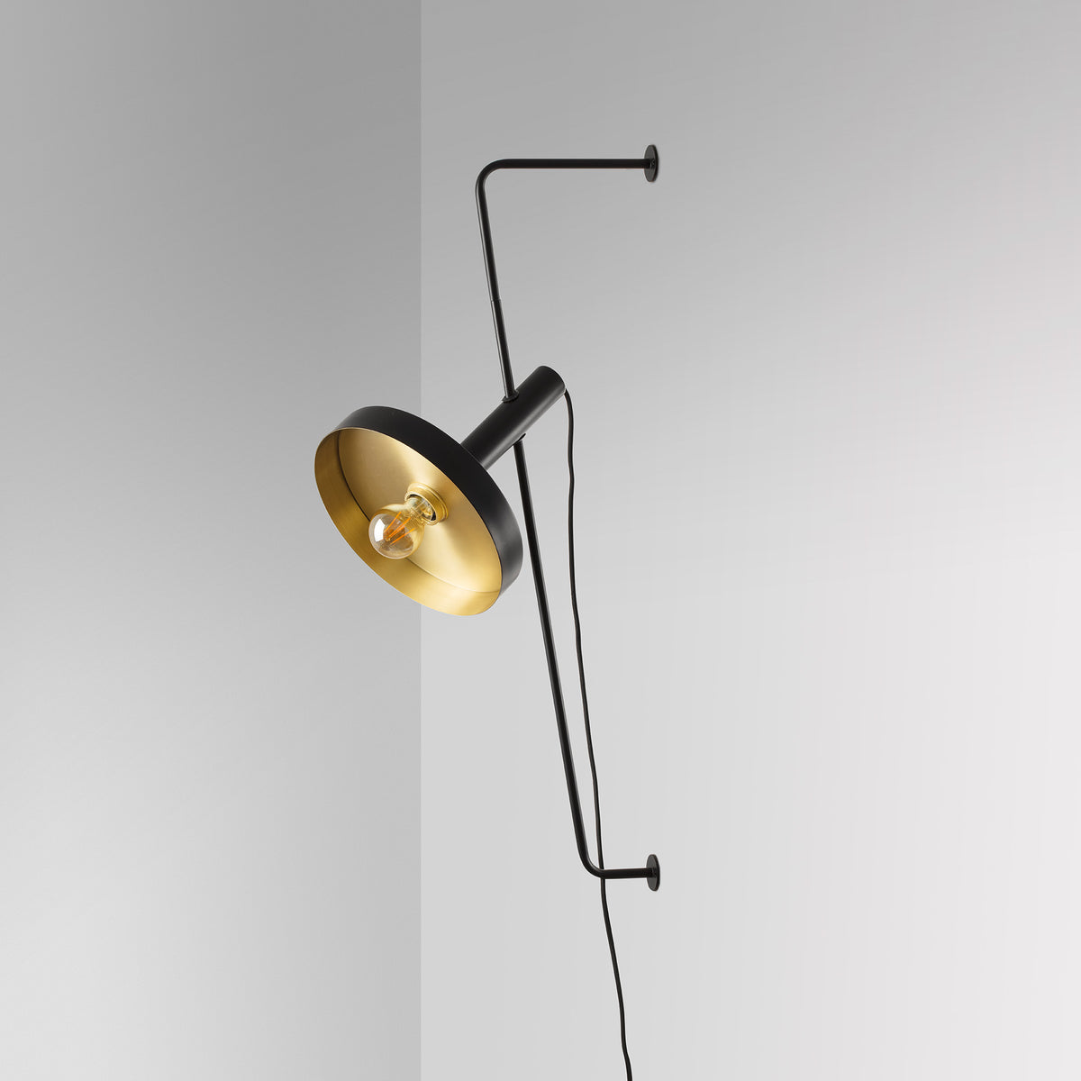 Faro Barcelona 20165-95-US Whizz Table Lamp in Black/Gold