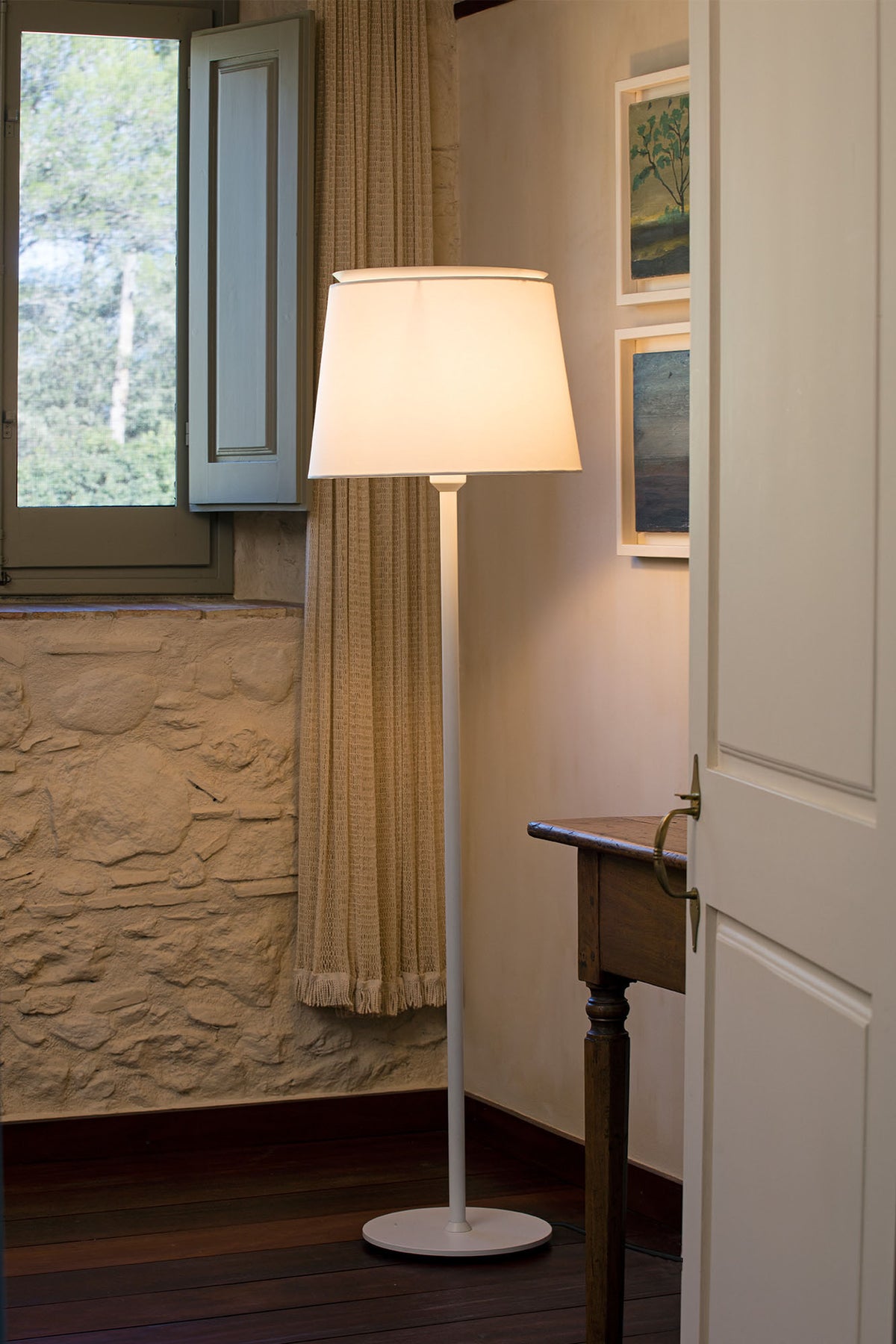 Faro Barcelona 20306-85-US Savoy Floor Lamp in White/White