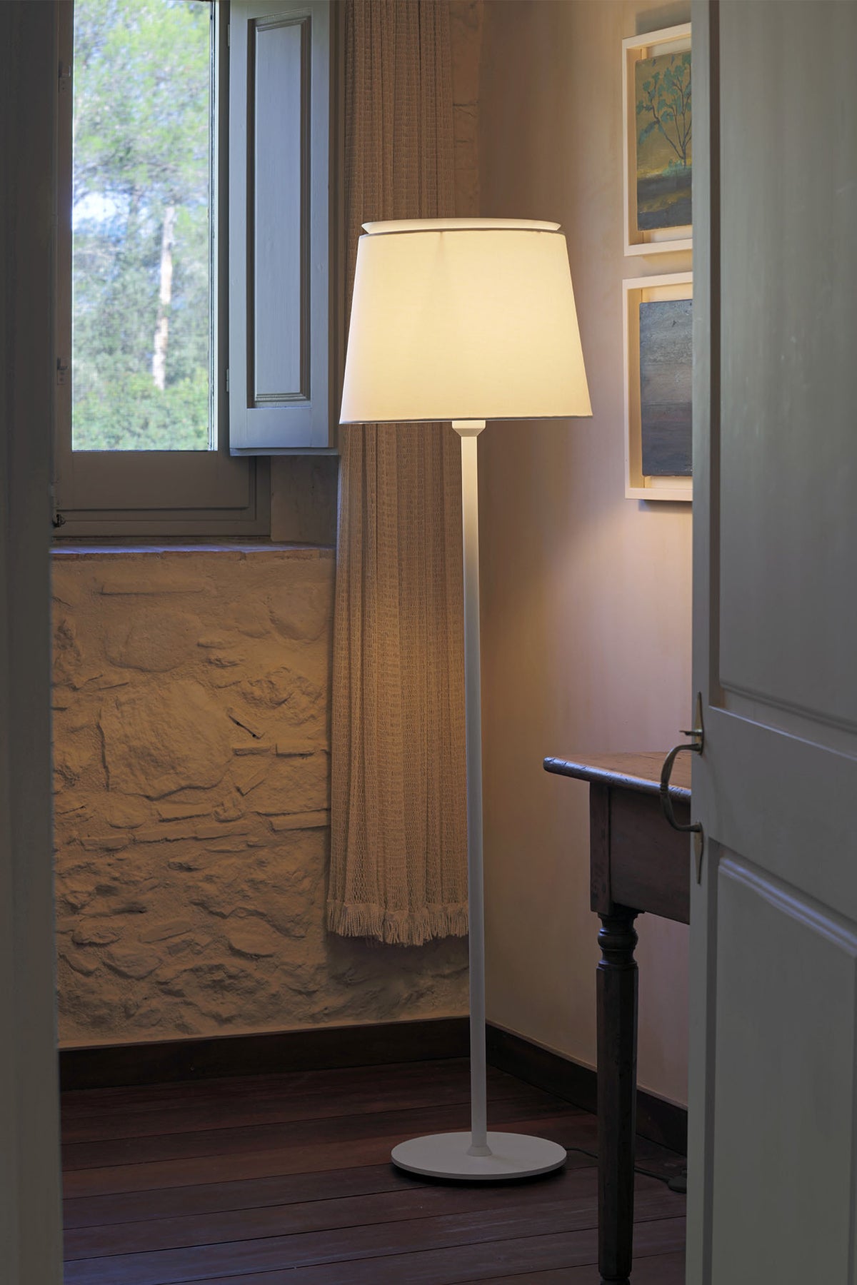 Faro Barcelona 20306-85-US Savoy Floor Lamp in White/White
