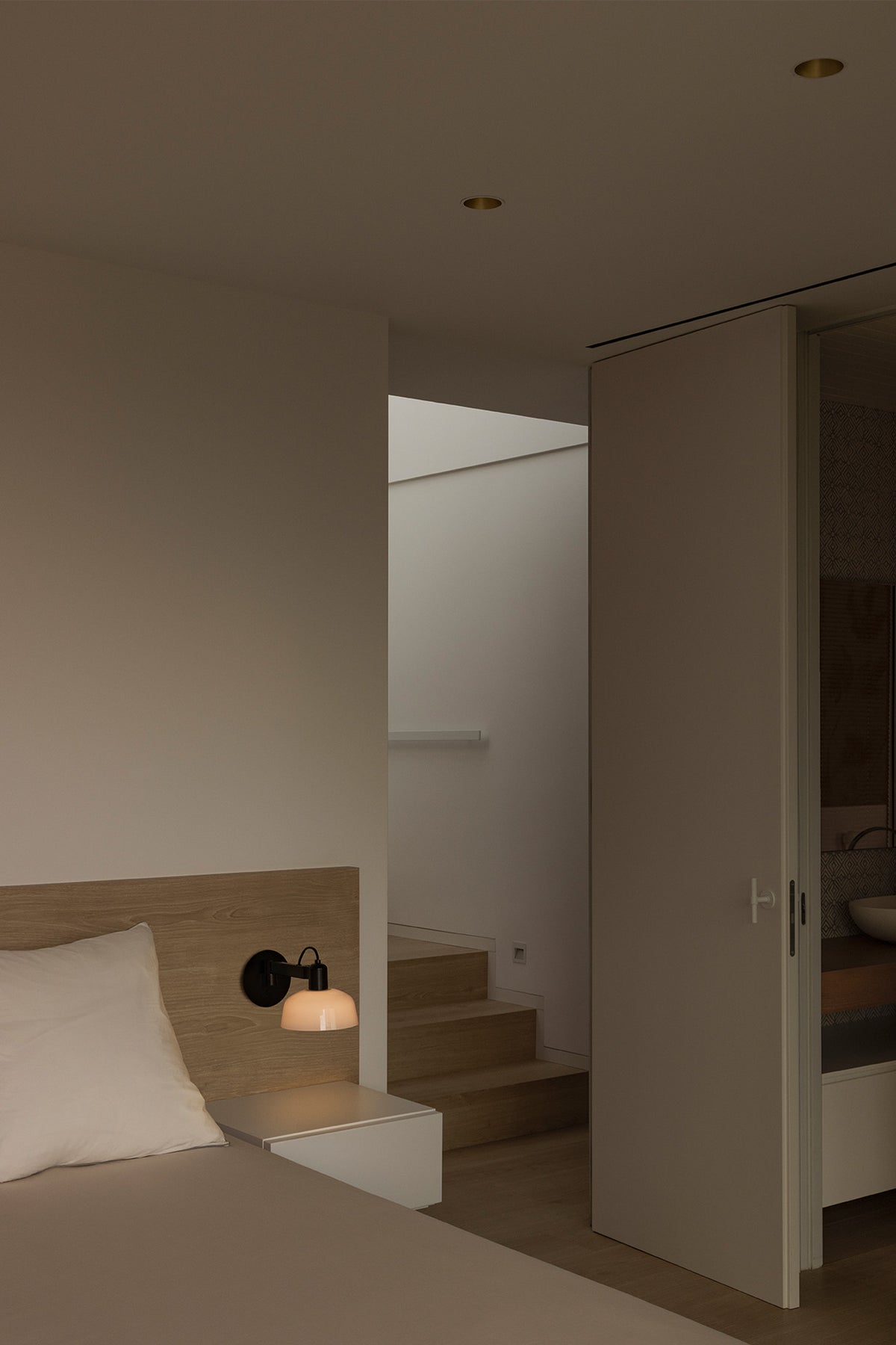 Faro Barcelona 20342-116-US Tatawin Wall Sconce with Arm in White Glass