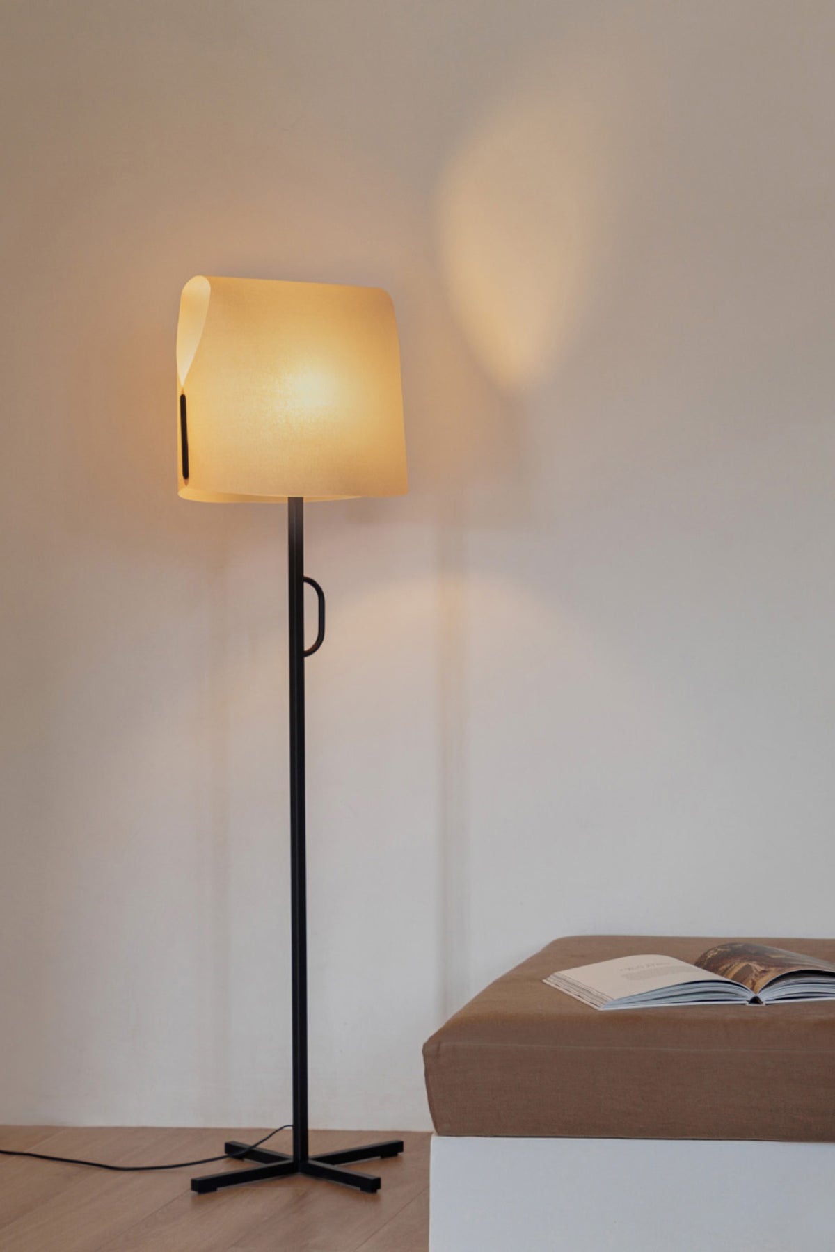 Faro Barcelona 23003-60-US Luang Floor Lamp in Black/Camel