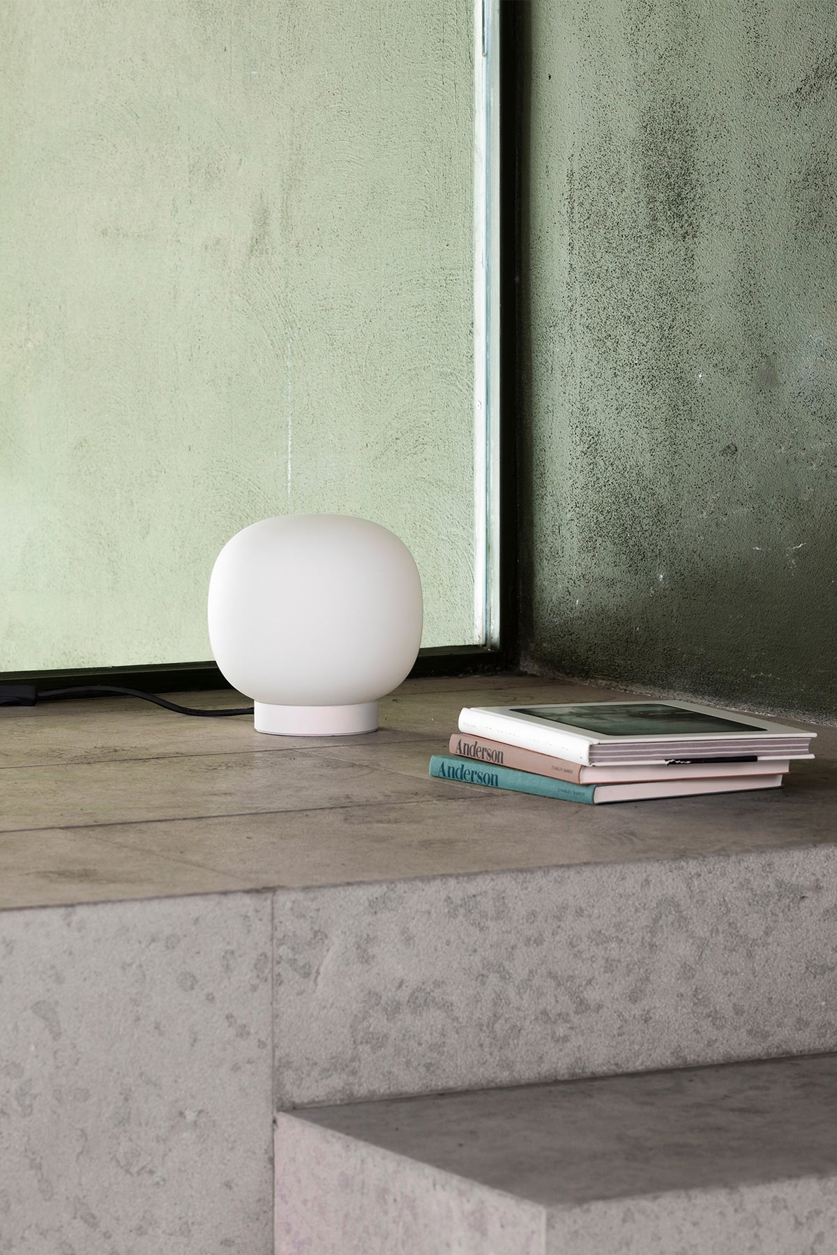 Faro Barcelona 28430-US Amelia Table Lamp in White