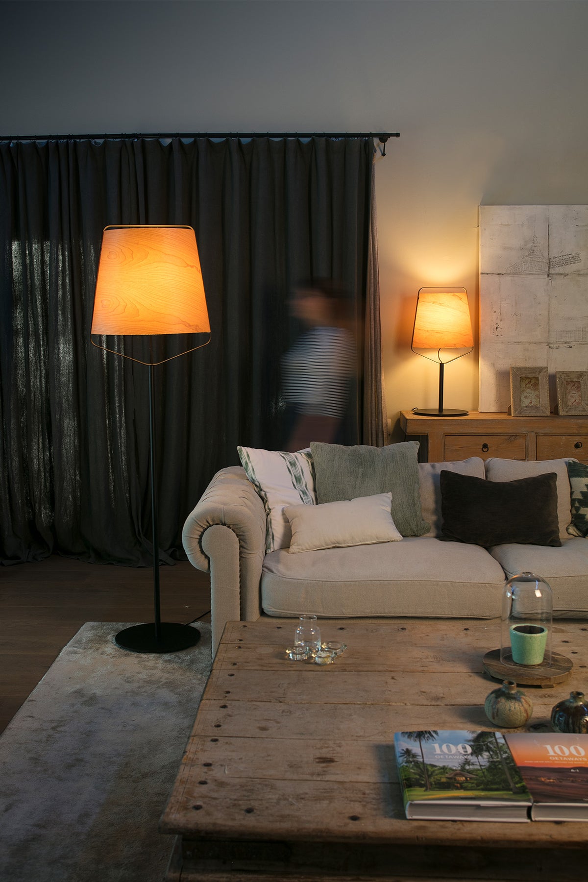 Faro Barcelona 29847-US Stood Floor Lamp in Black/Wood