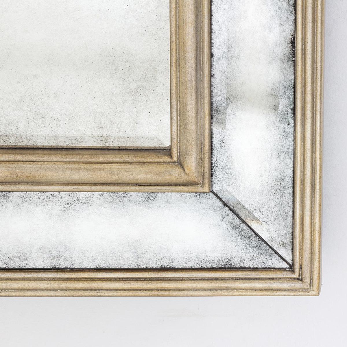 Miroir du passage du palais