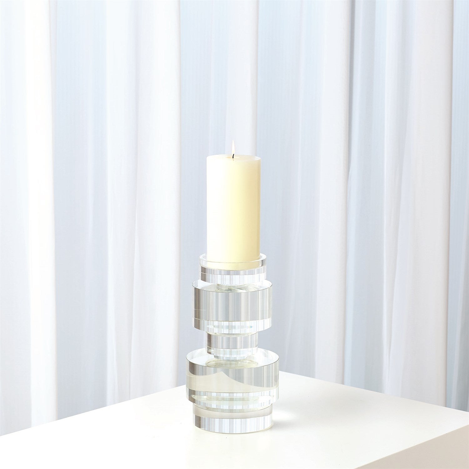 Brilliant Round Pillar Holders