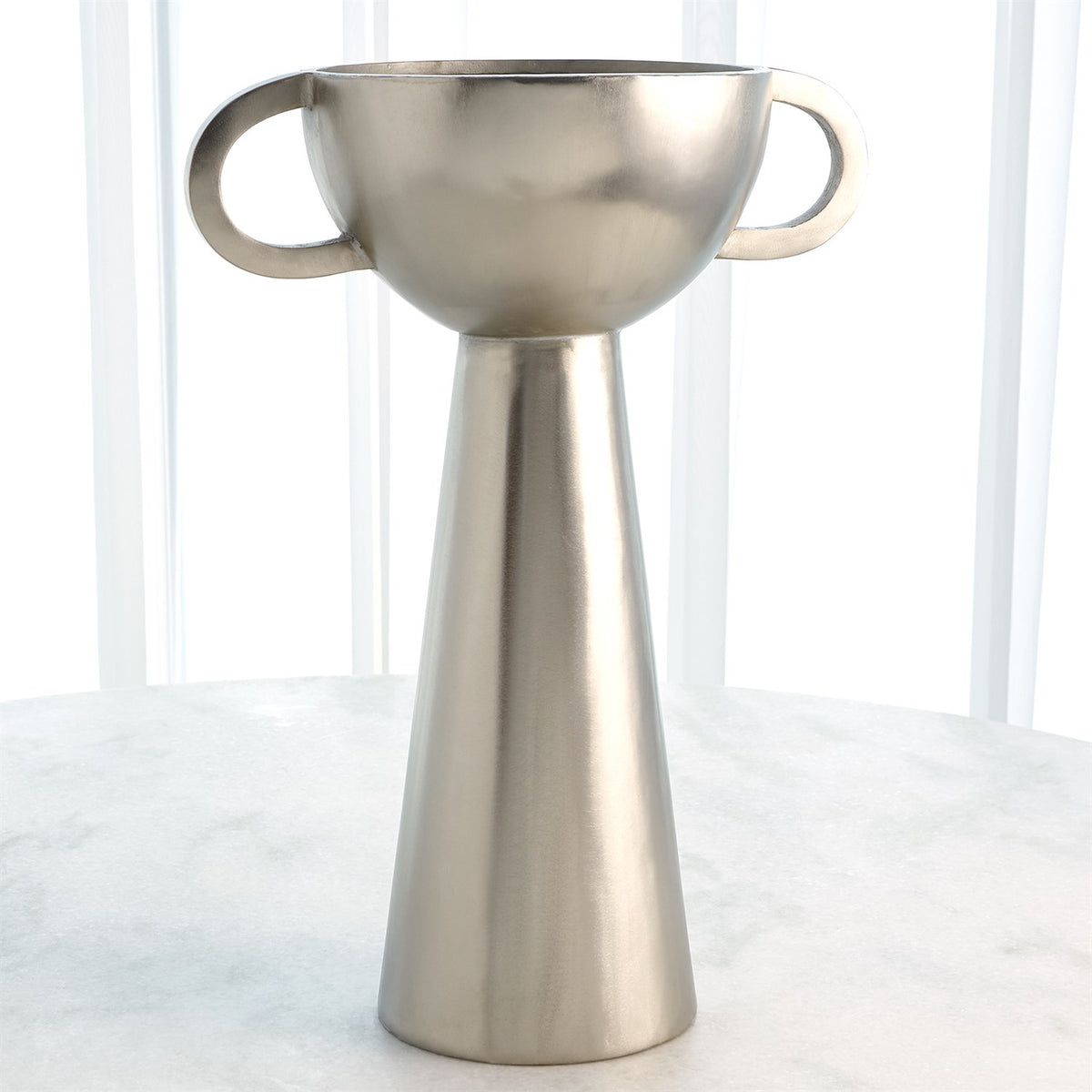 Collection d'urnes à trophées et de coupes d'amour