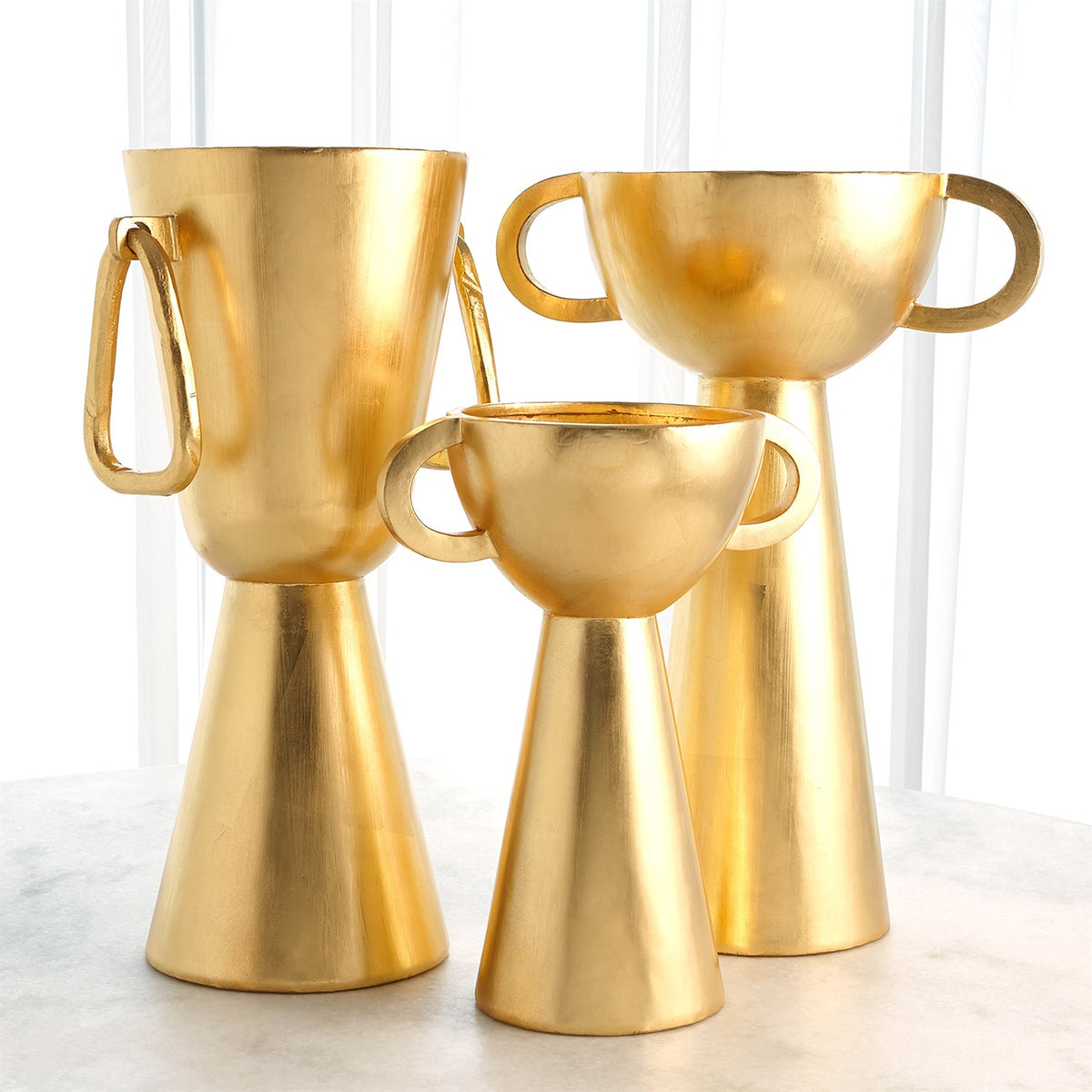 Collection d'urnes à trophées et de coupes d'amour