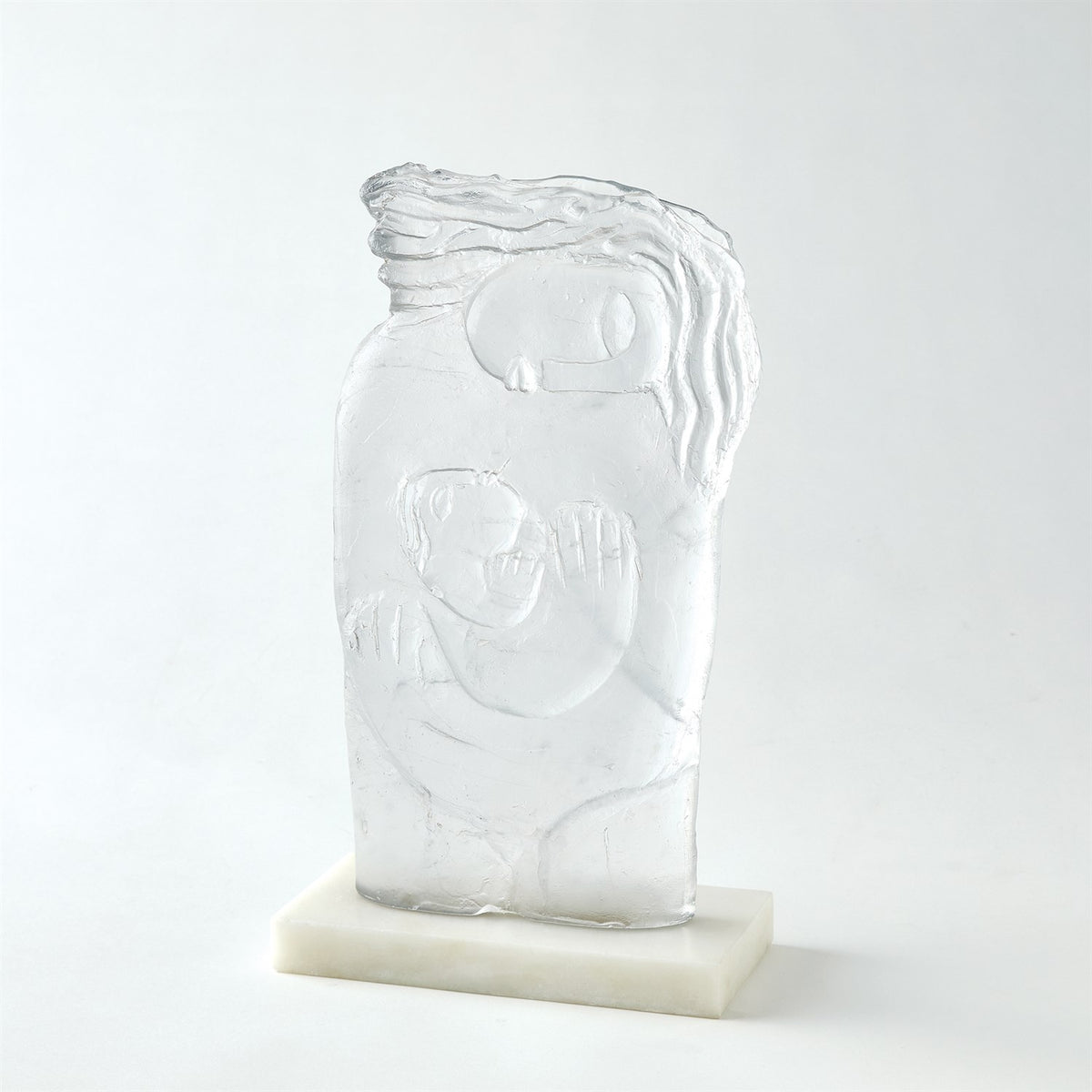 Sculpture en verre représentant une mère et son enfant