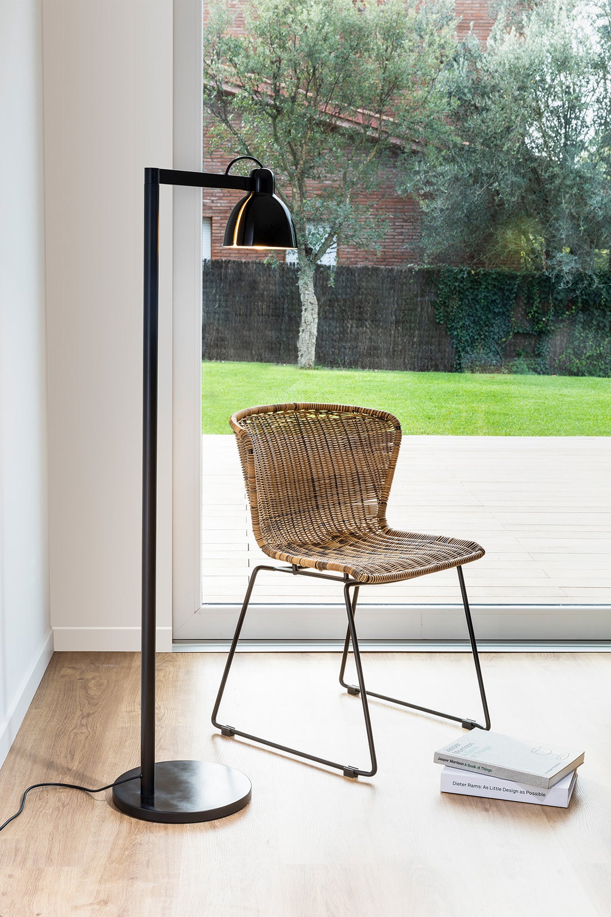 Faro Barcelona 64275-112-US Venice Floor Lamp in Black