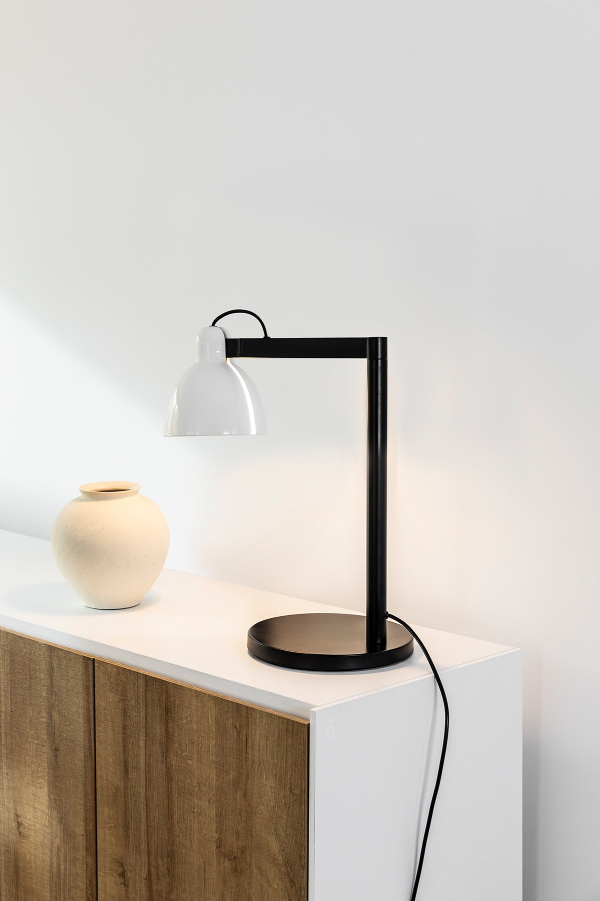 Faro Barcelona 64276-111-US Venice Table Lamp in White
