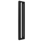 Panneau LED surélevé extérieur Avenue Murale AV3228-BLK angle trois-quarts — la profondeur du panneau LED surélevé crée une ligne d'ombre marquée sur la plaque arrière plate