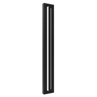 Panneau LED surélevé extérieur Avenue Murale AV3238-BLK angle trois-quarts — la profondeur du panneau LED surélevé crée une ligne d'ombre marquée sur la plaque arrière plate